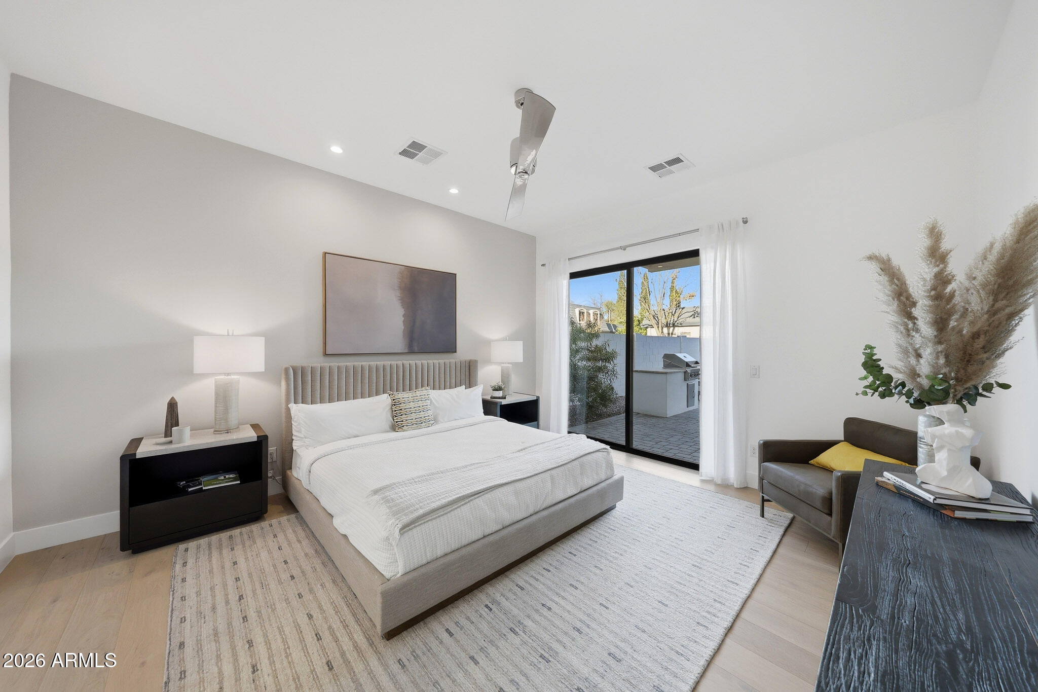 100 W Northern Avenue 6