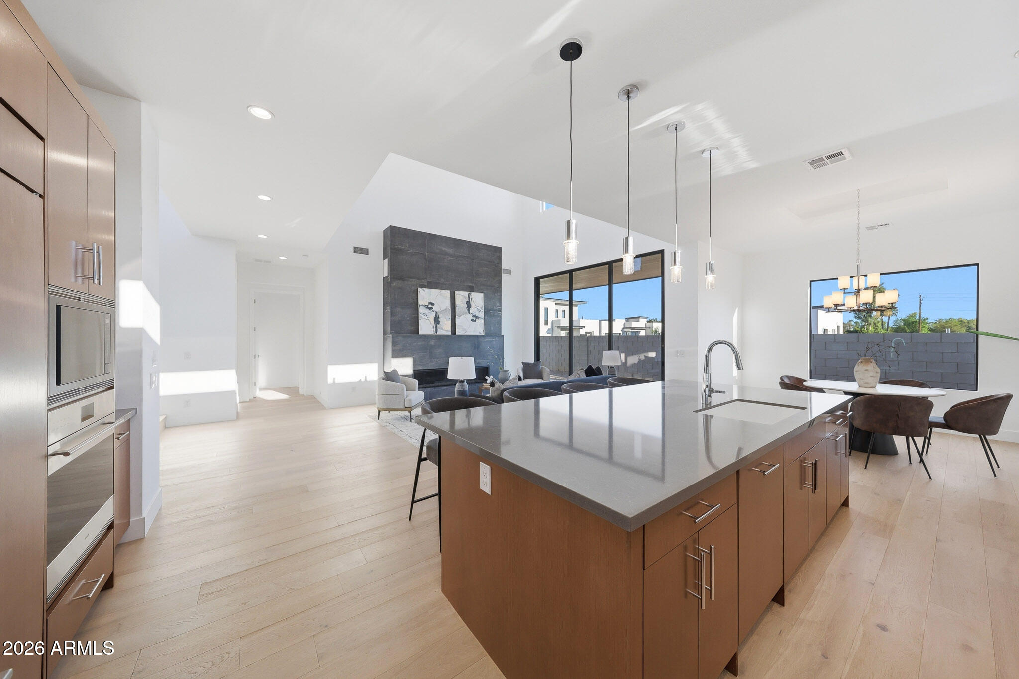 100 W Northern Avenue 7