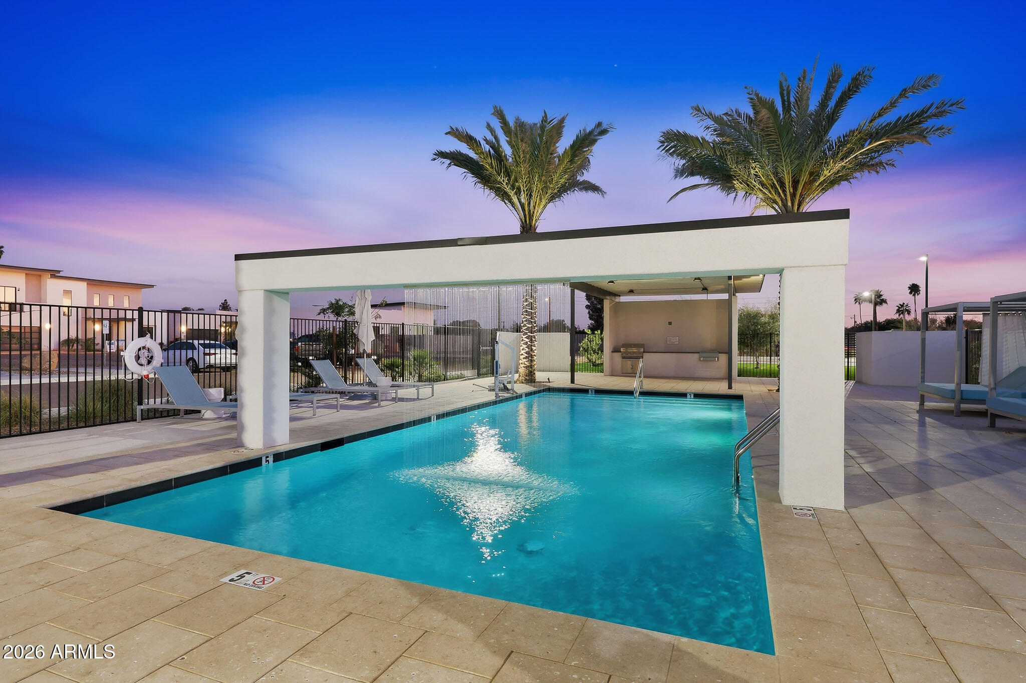 100 W Northern Avenue 7