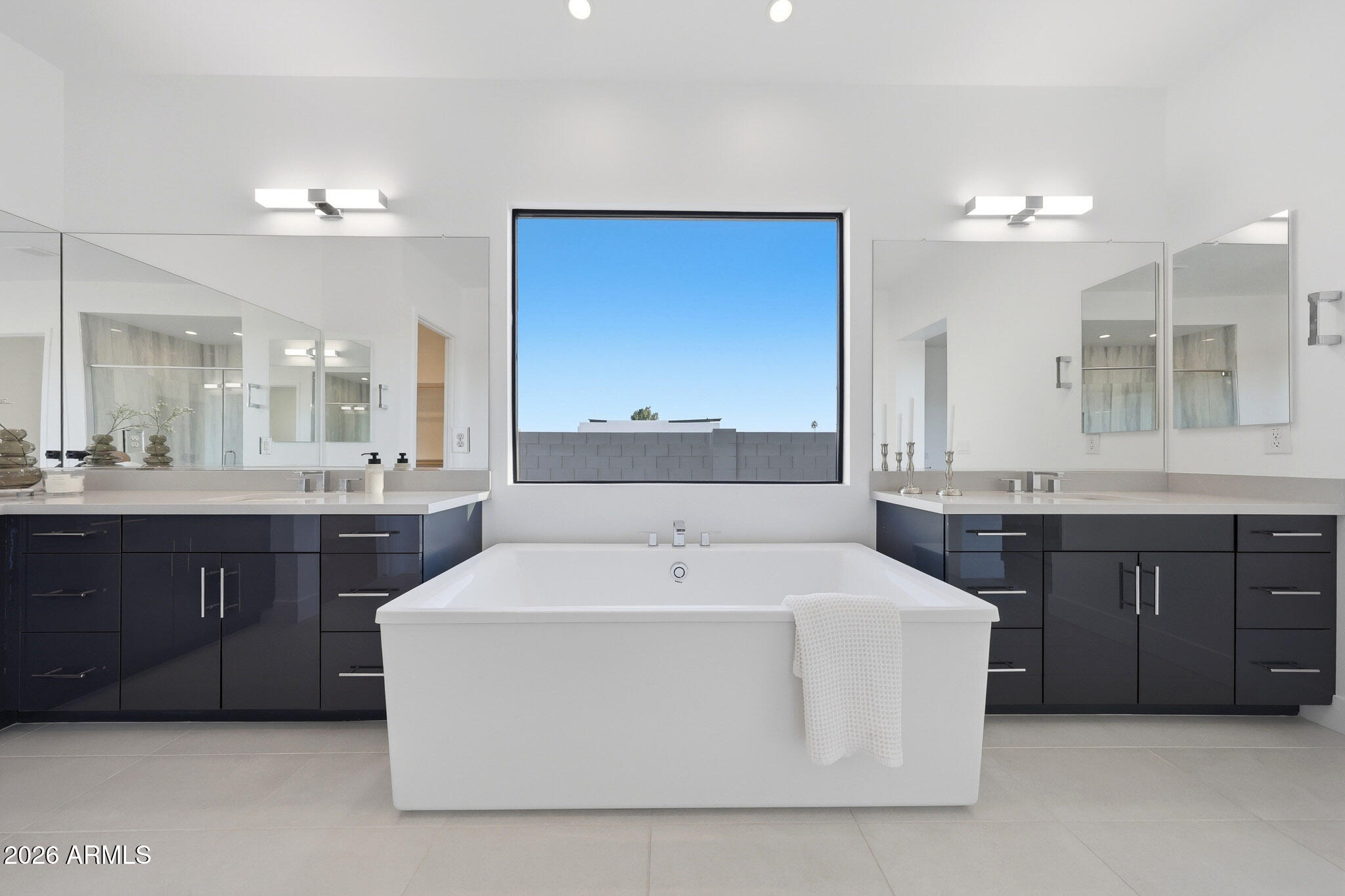 100 W Northern Avenue 7