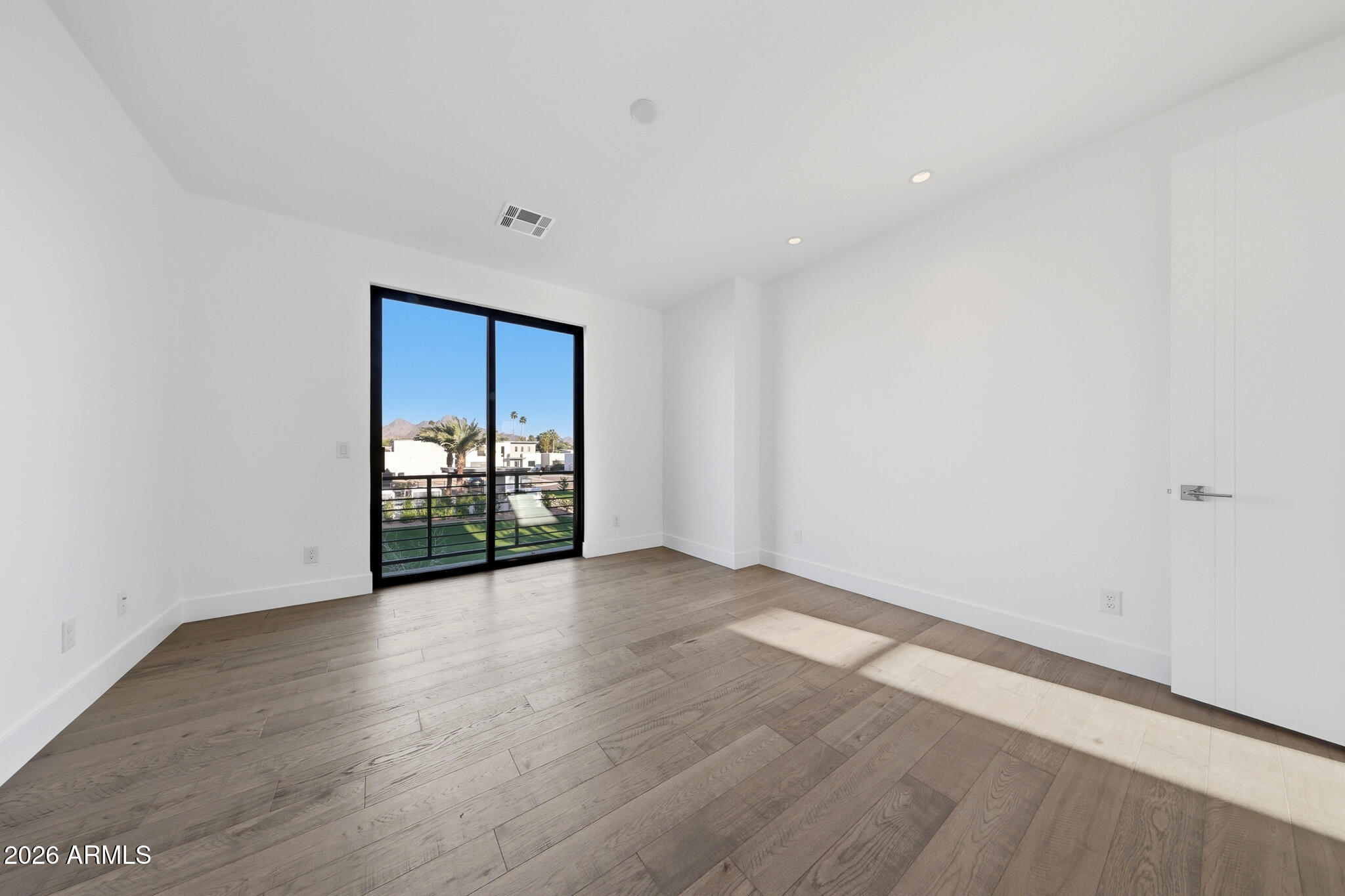 100 W Northern Avenue 15