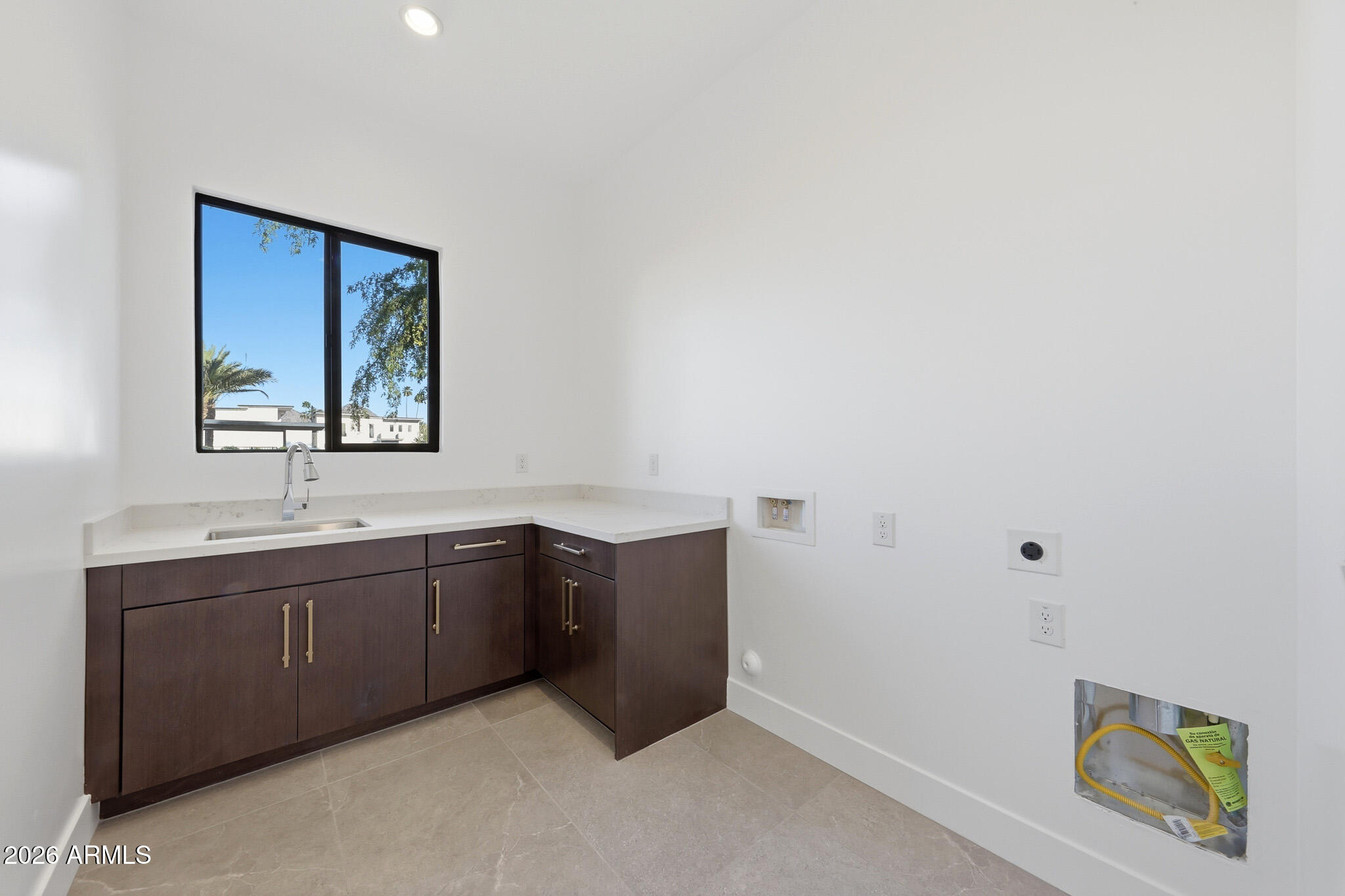 100 W Northern Avenue 15