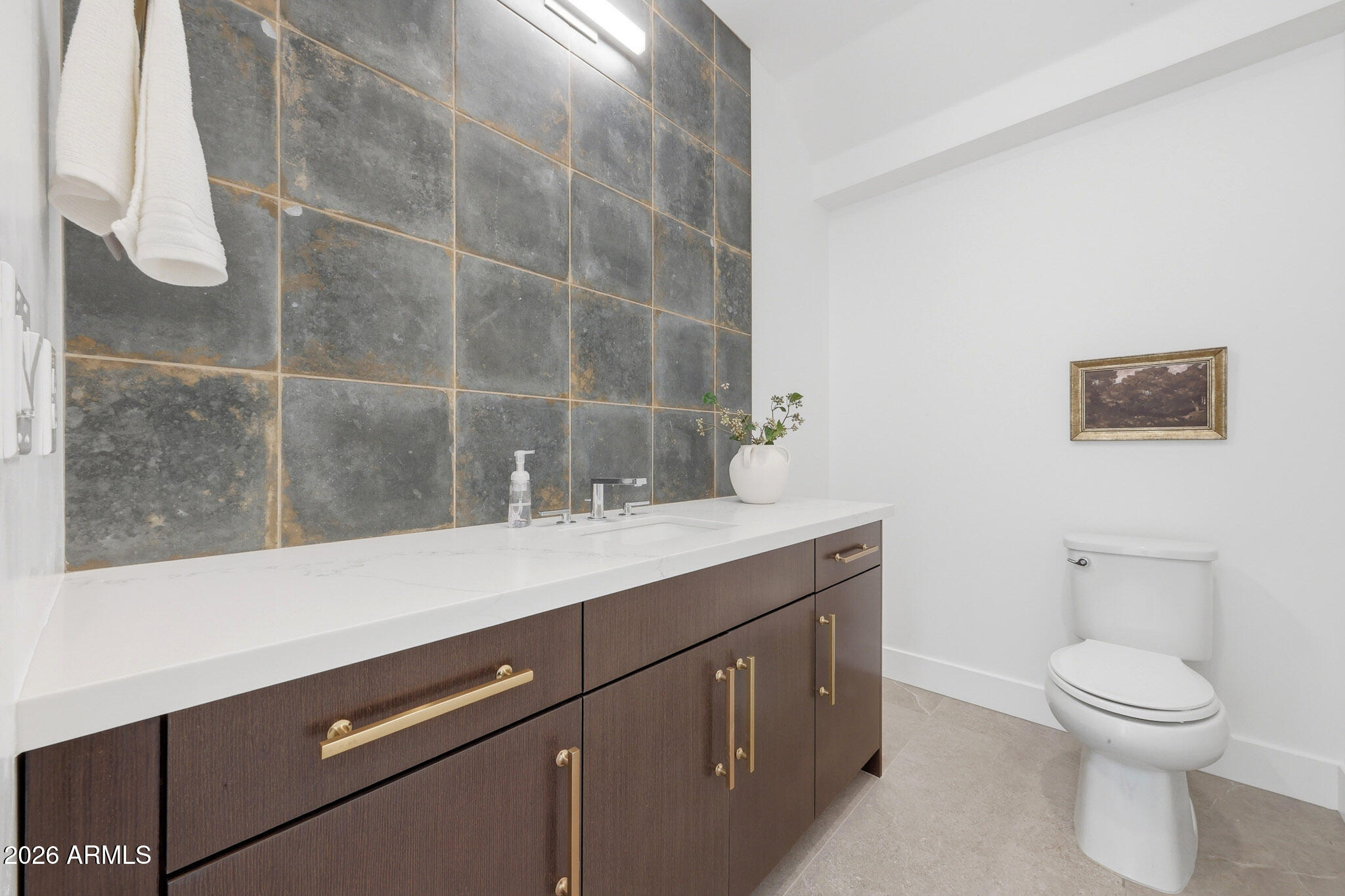 100 W Northern Avenue 15