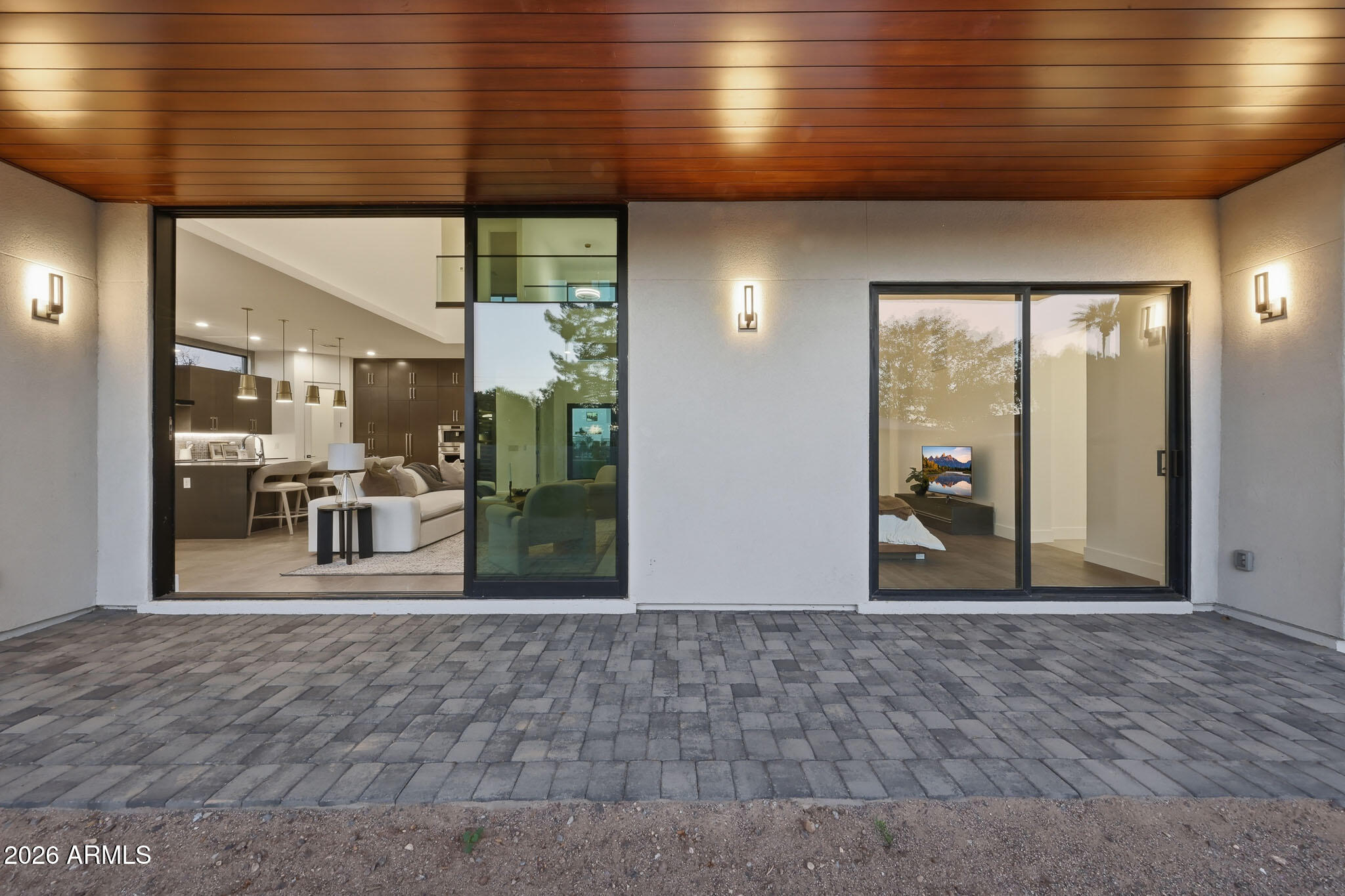 100 W Northern Avenue 15