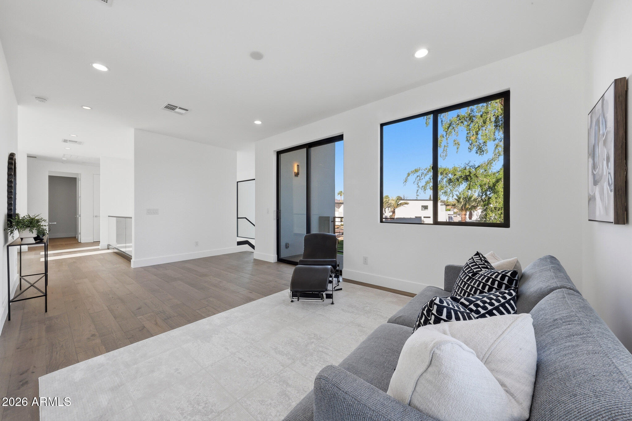 100 W Northern Avenue 15