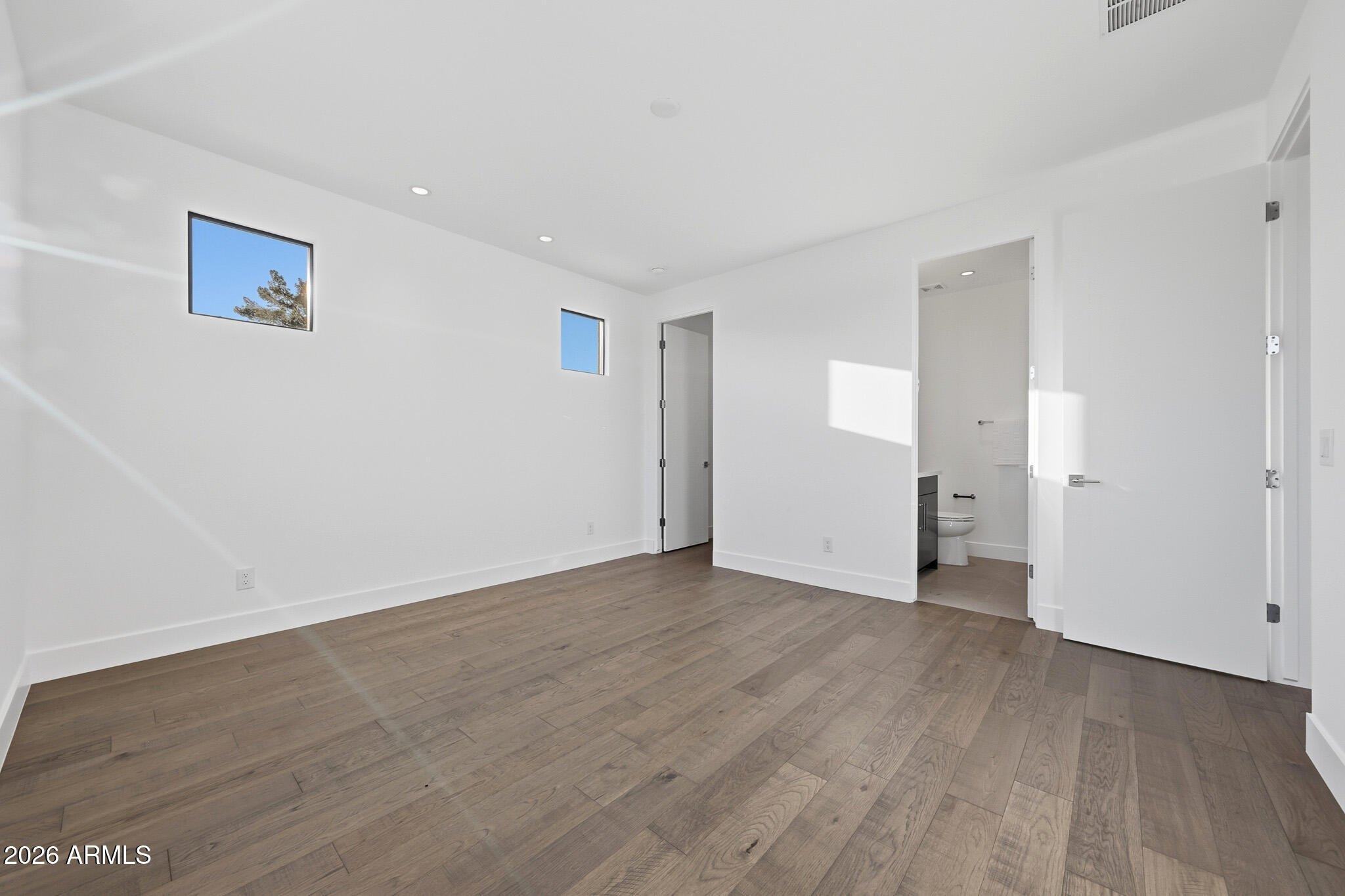 100 W Northern Avenue 15