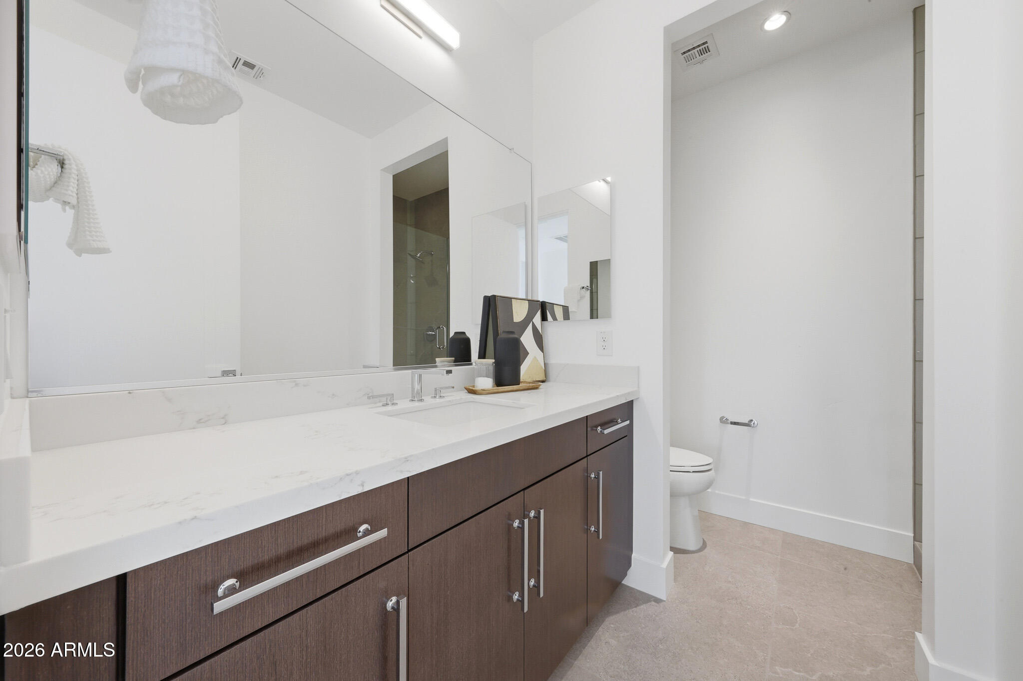 100 W Northern Avenue 15