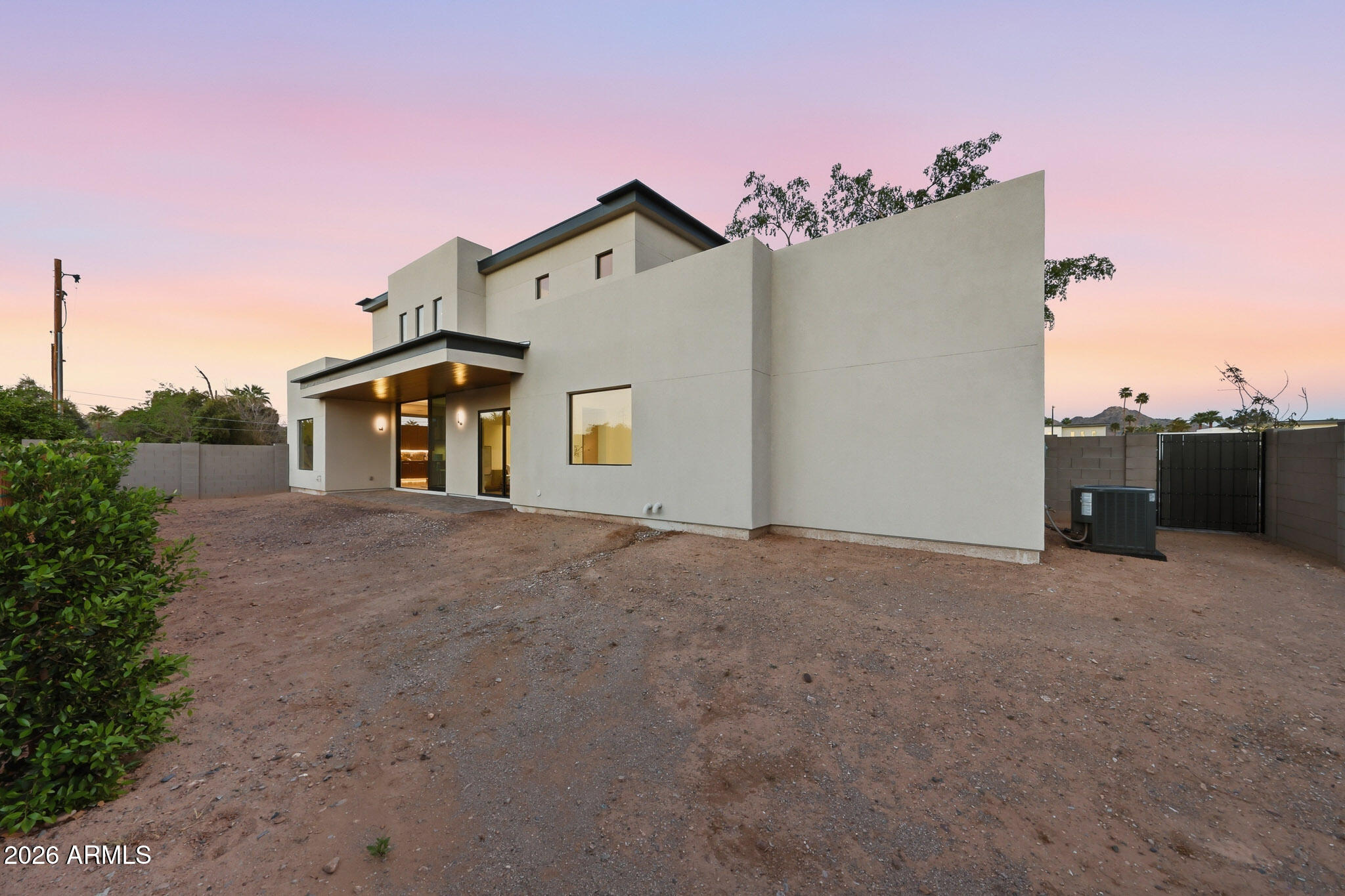 100 W Northern Avenue 15