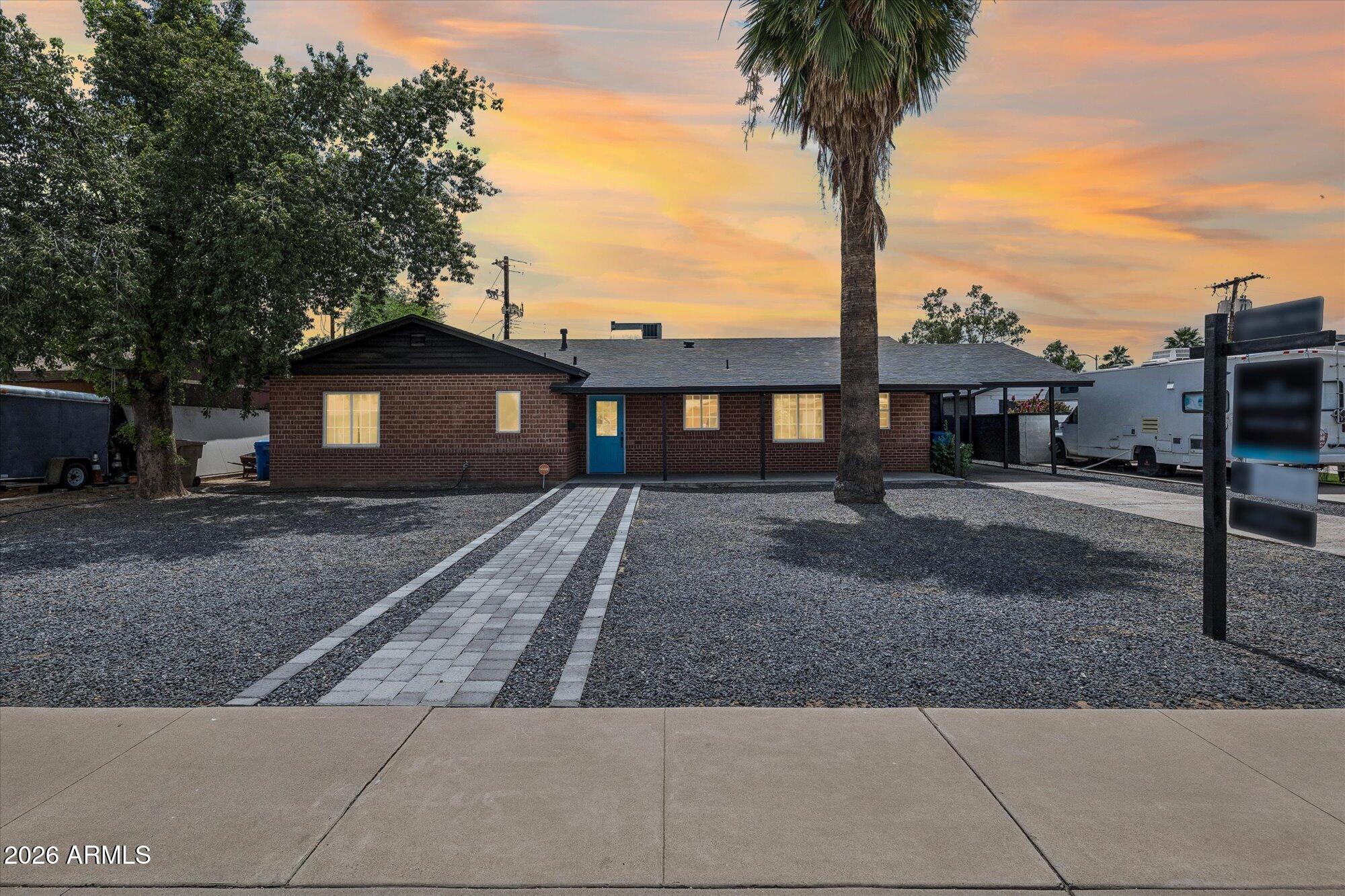1731 E VERDE Lane