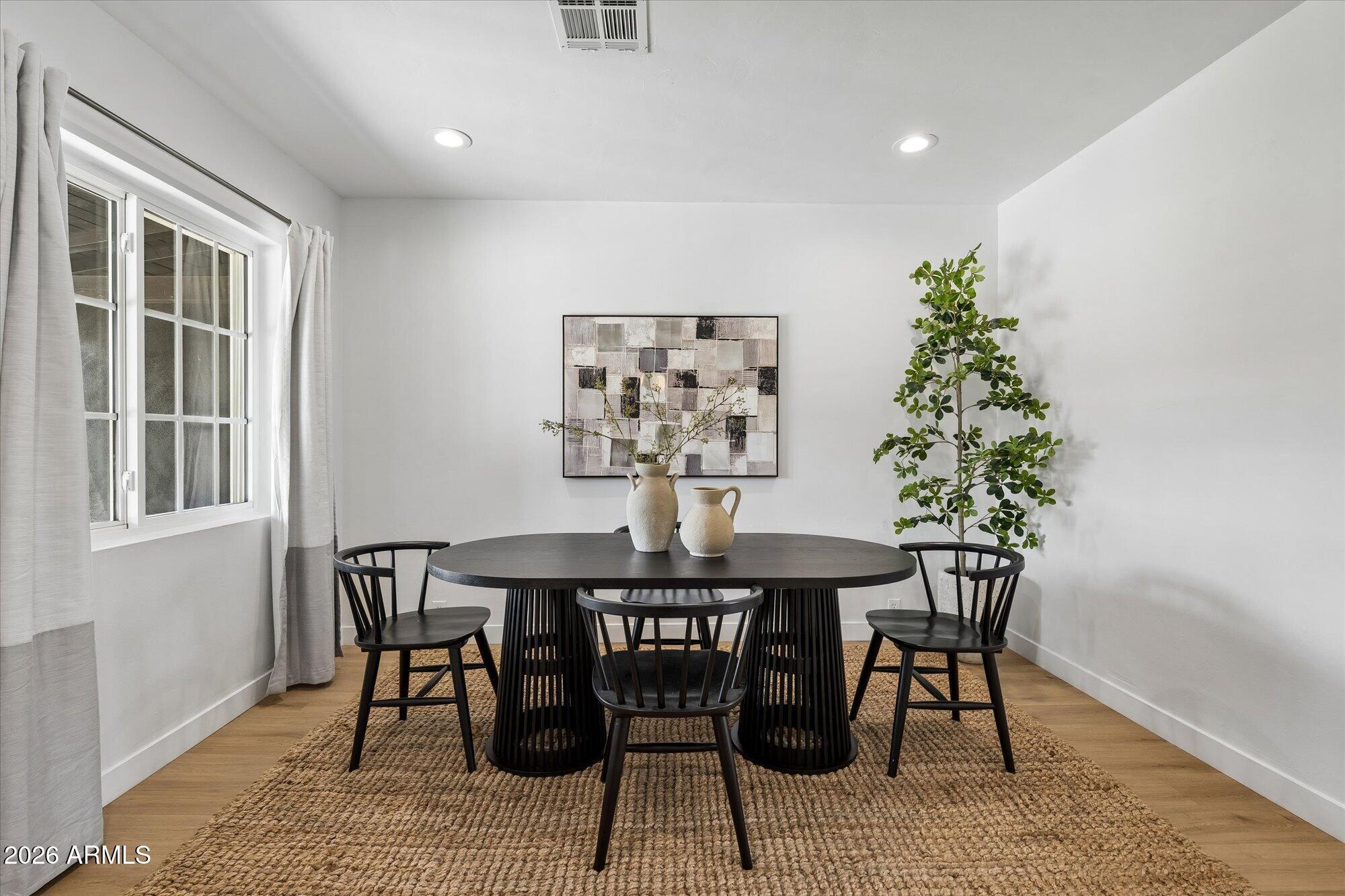 1731 E VERDE Lane