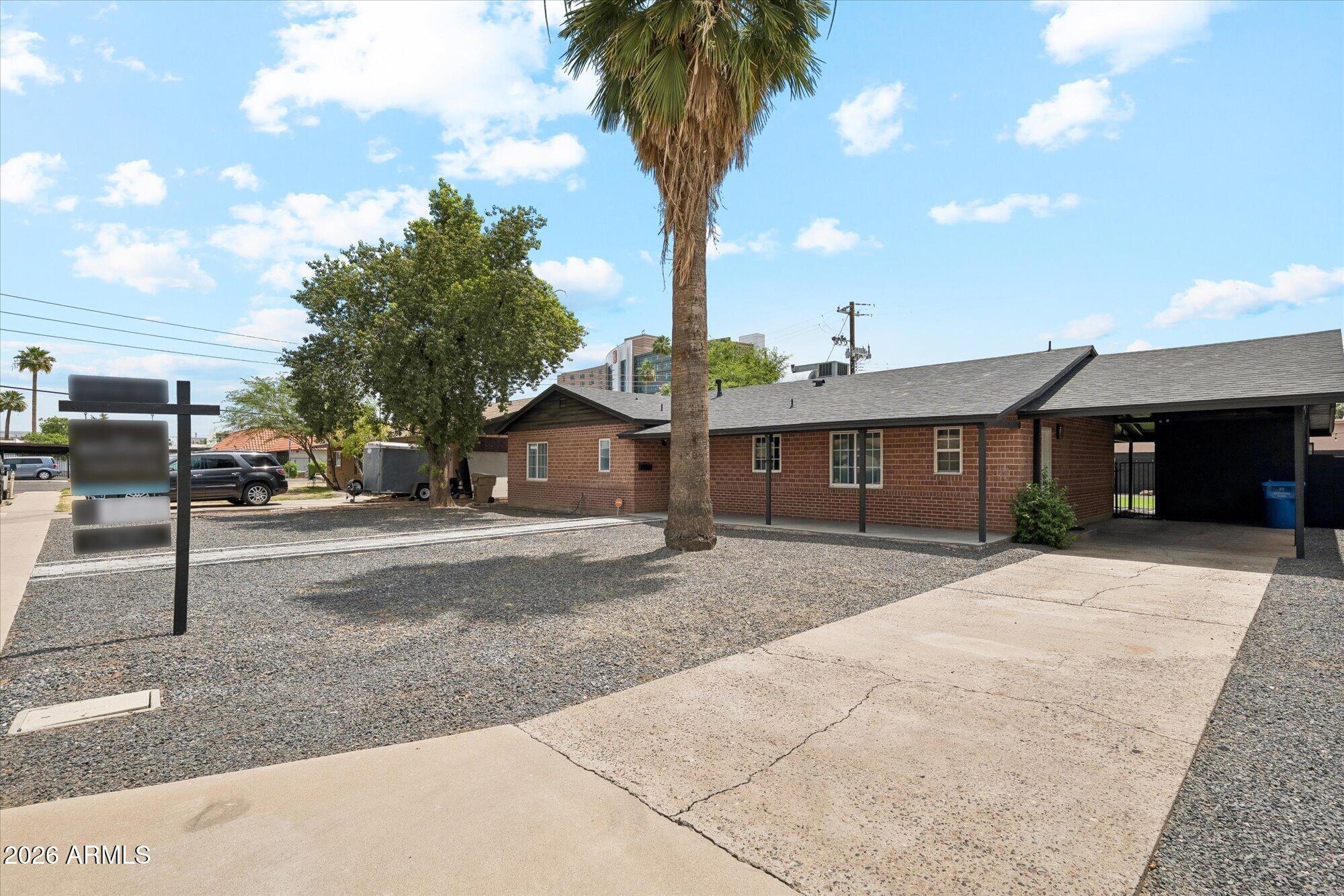 1731 E VERDE Lane