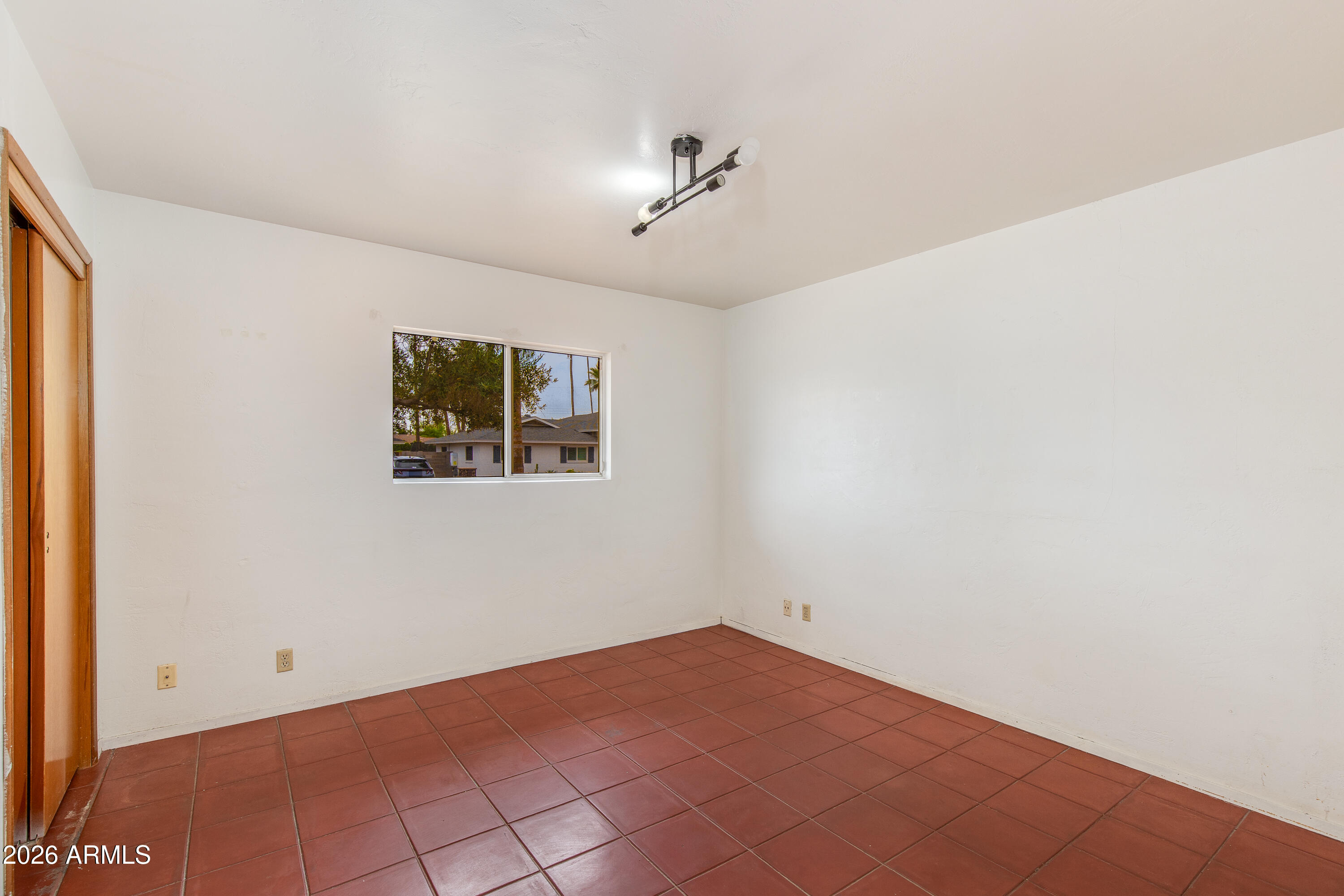 1524 W OCOTILLO Road