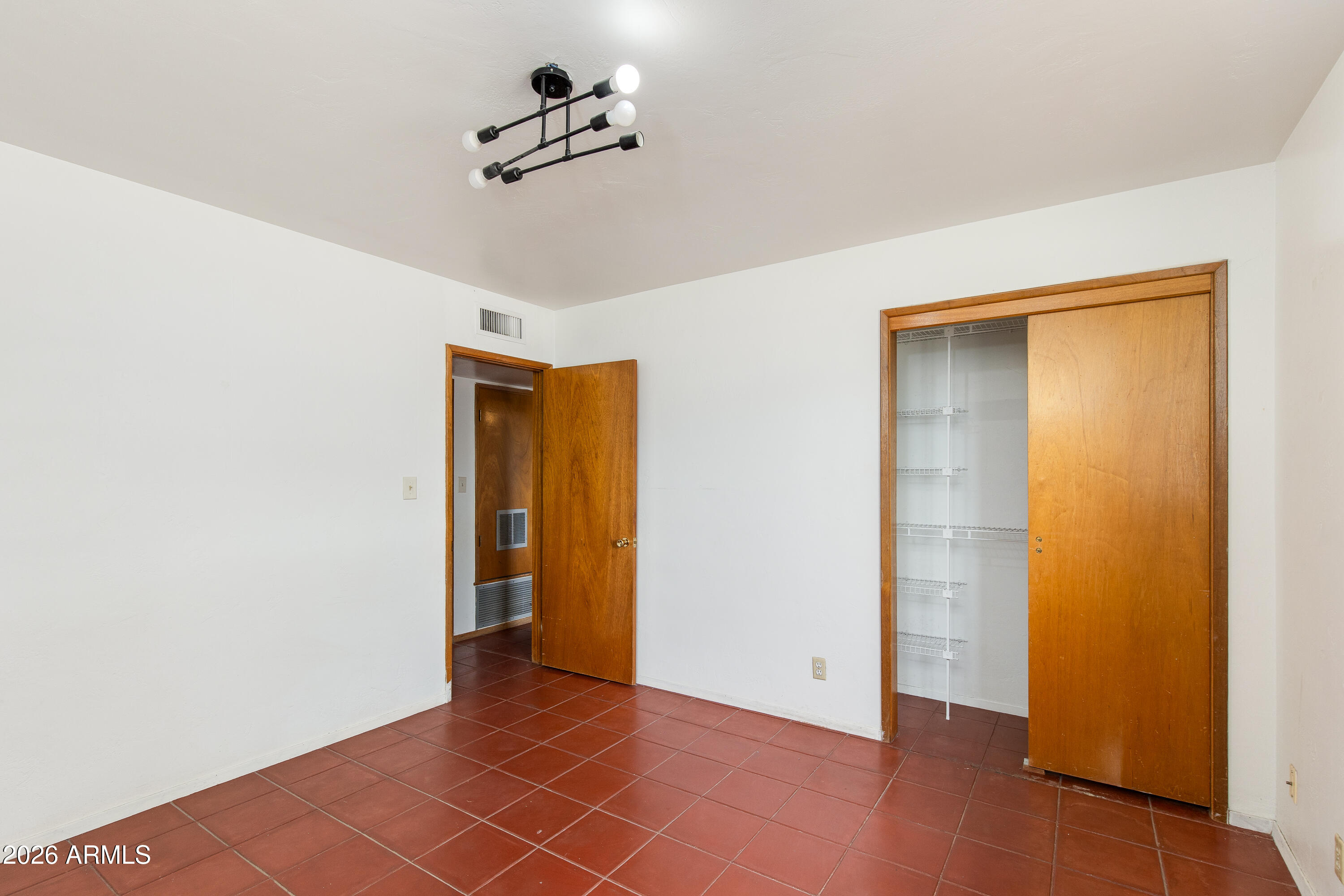 1524 W OCOTILLO Road