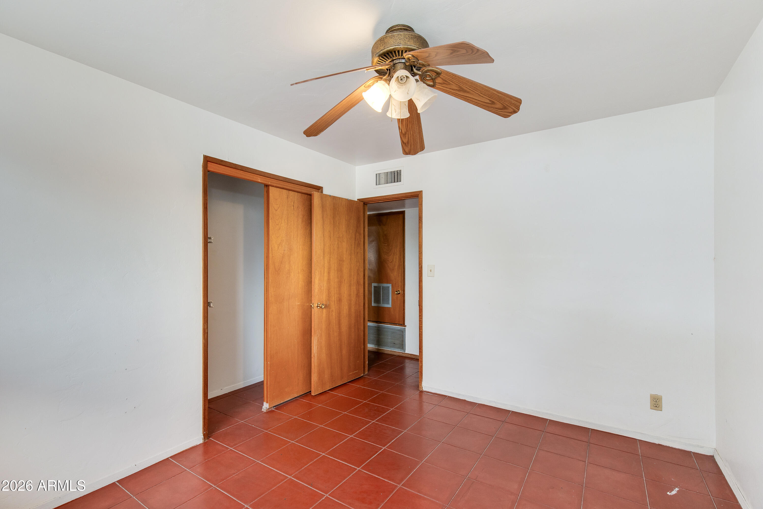 1524 W OCOTILLO Road