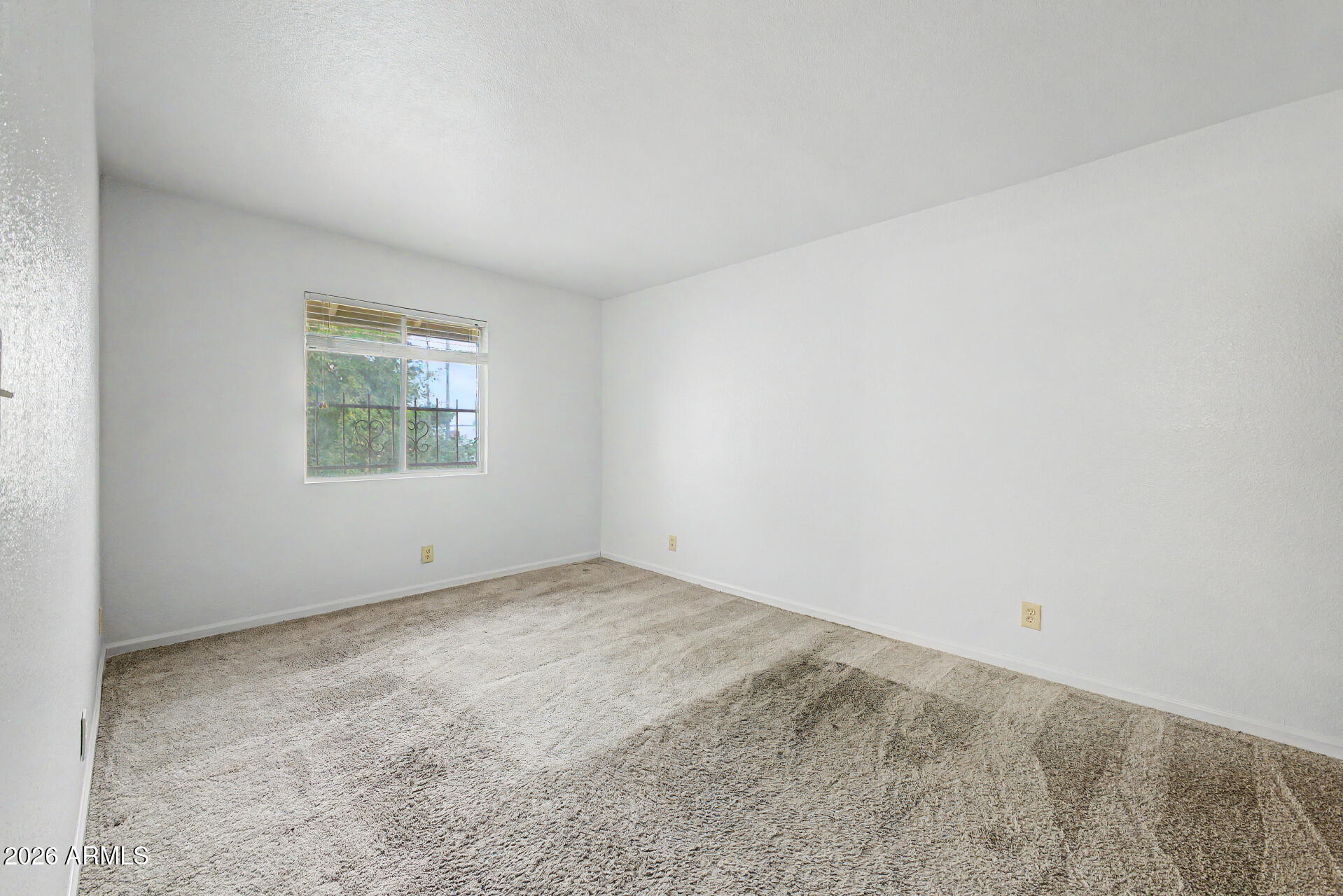 8841 N 12TH Place