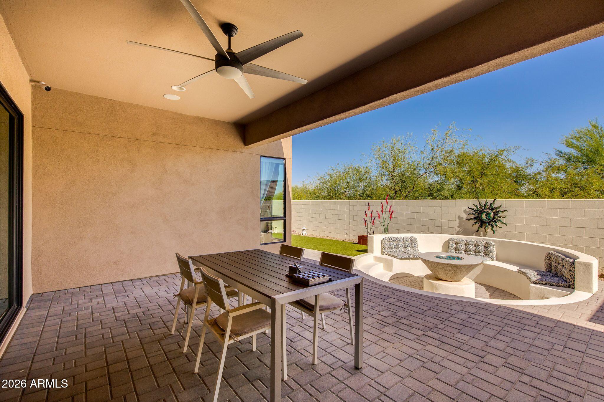 1332 E LA MIRADA Drive