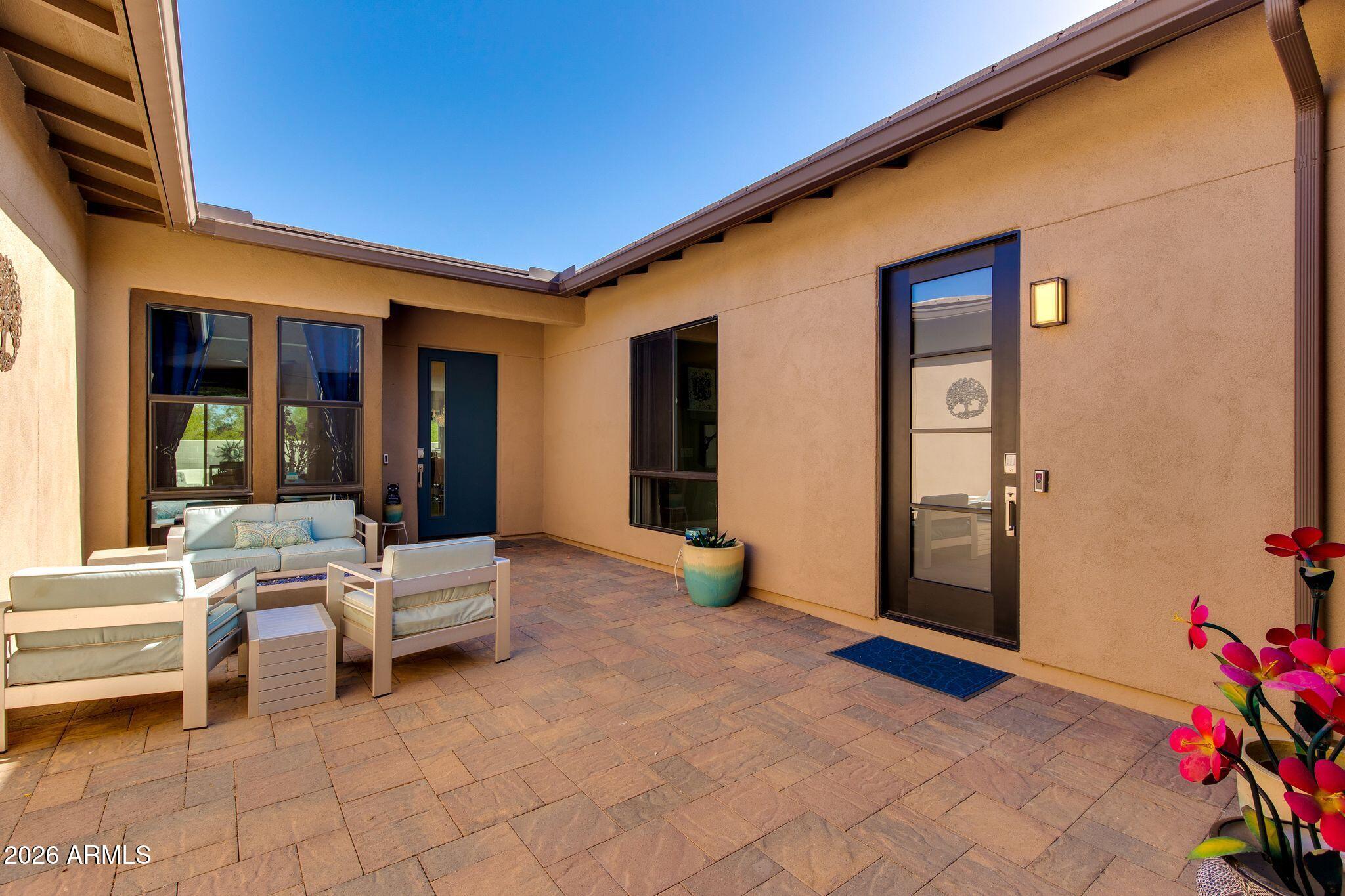 1332 E LA MIRADA Drive