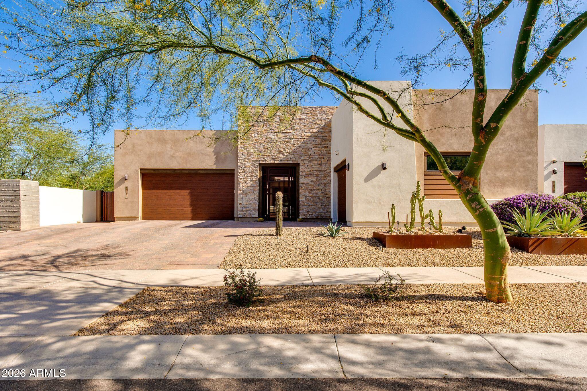 1332 E LA MIRADA Drive