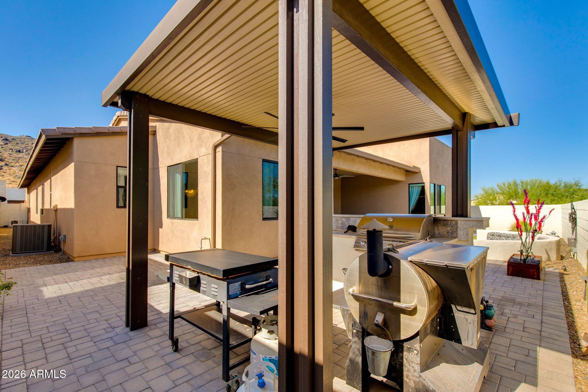 1332 E LA MIRADA Drive