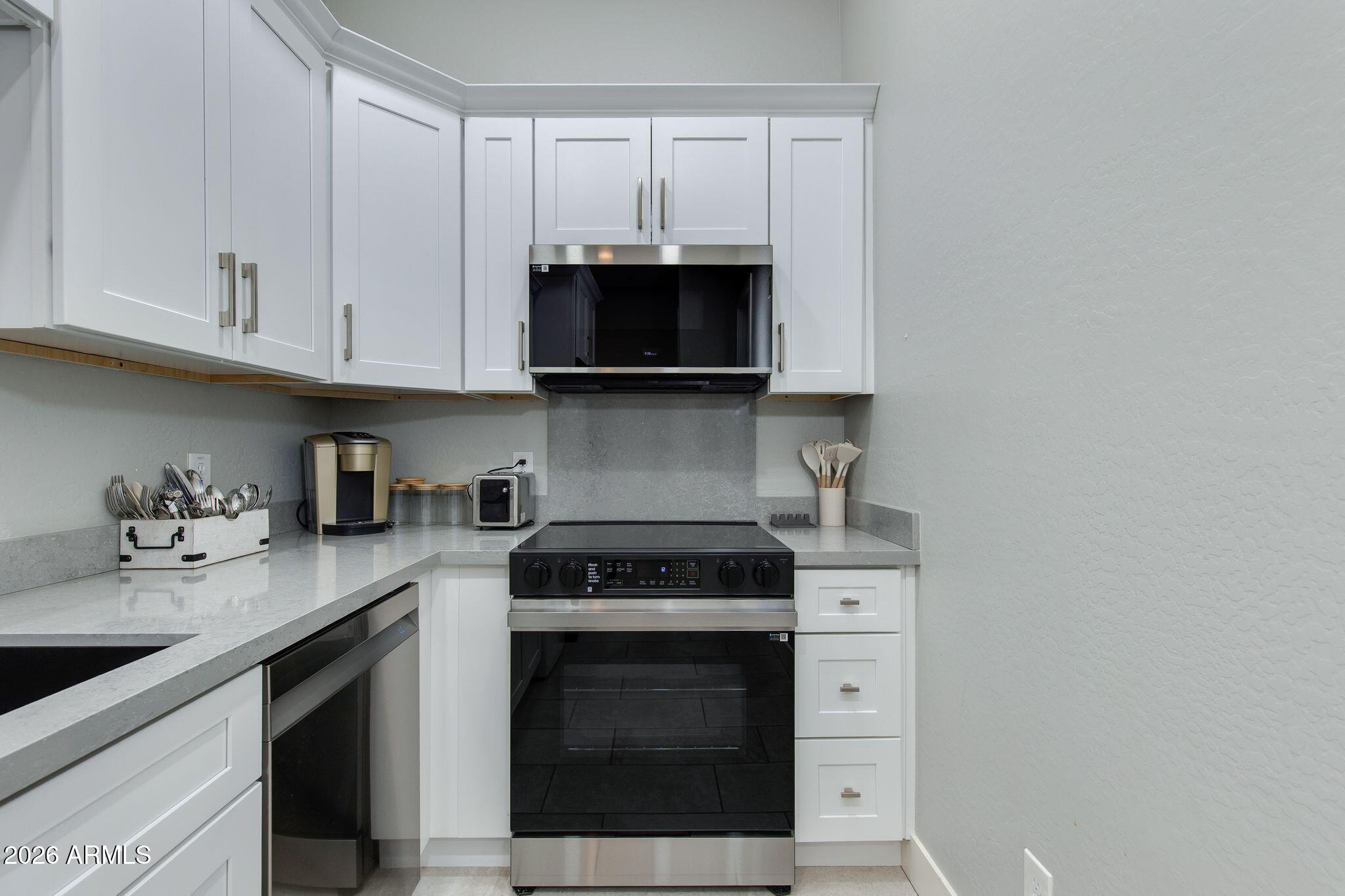 1332 E LA MIRADA Drive
