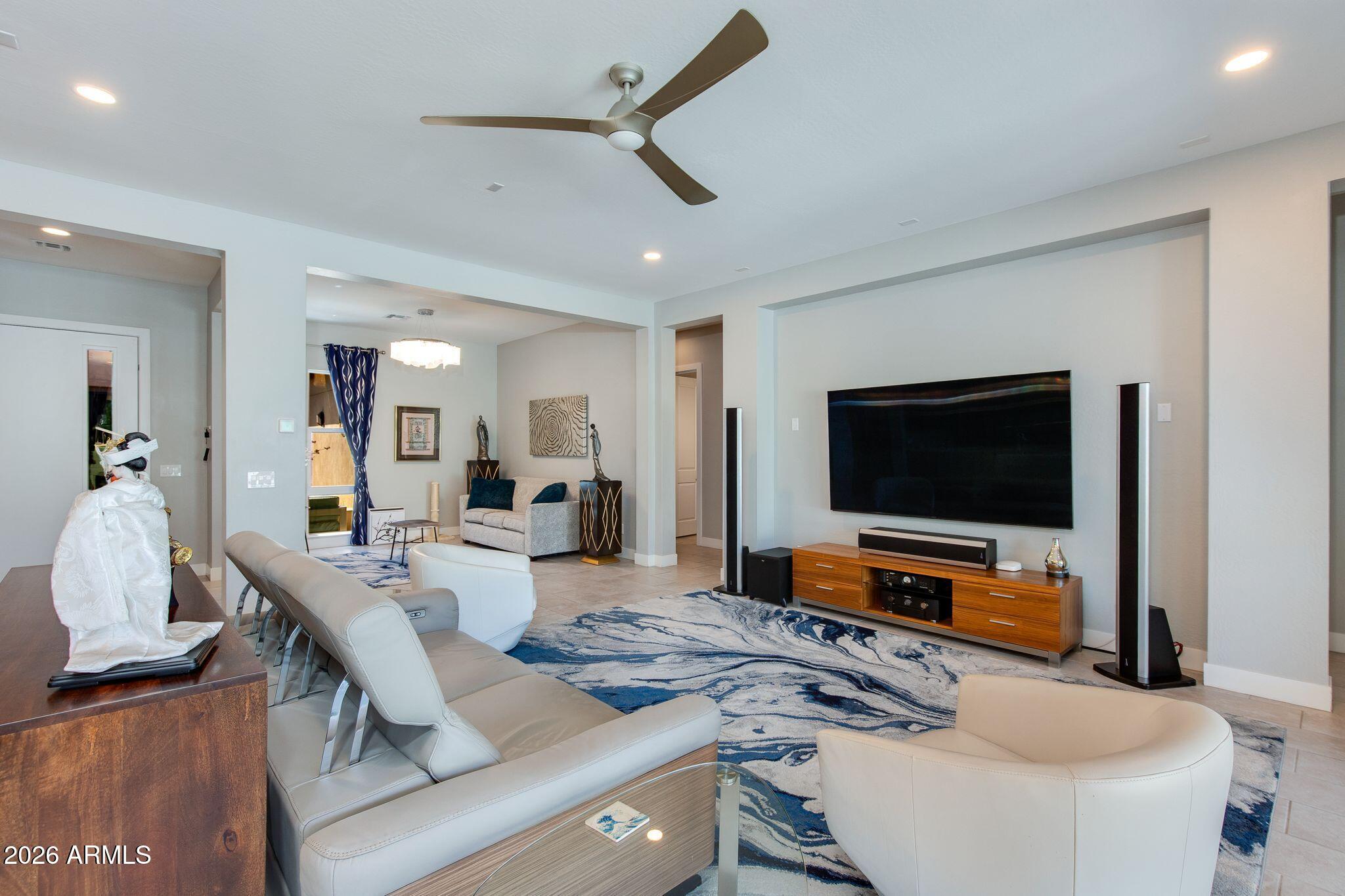 1332 E LA MIRADA Drive