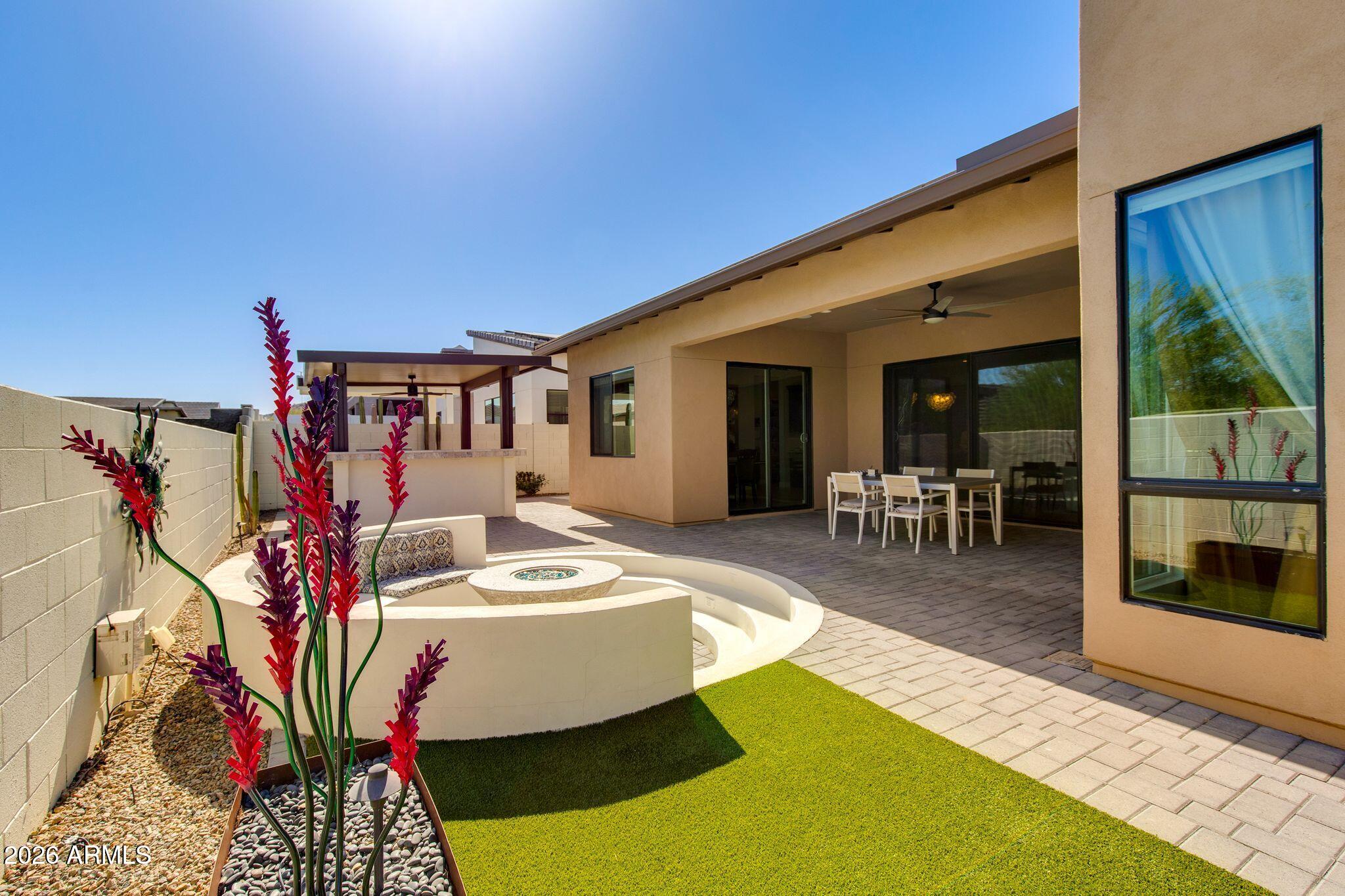 1332 E LA MIRADA Drive