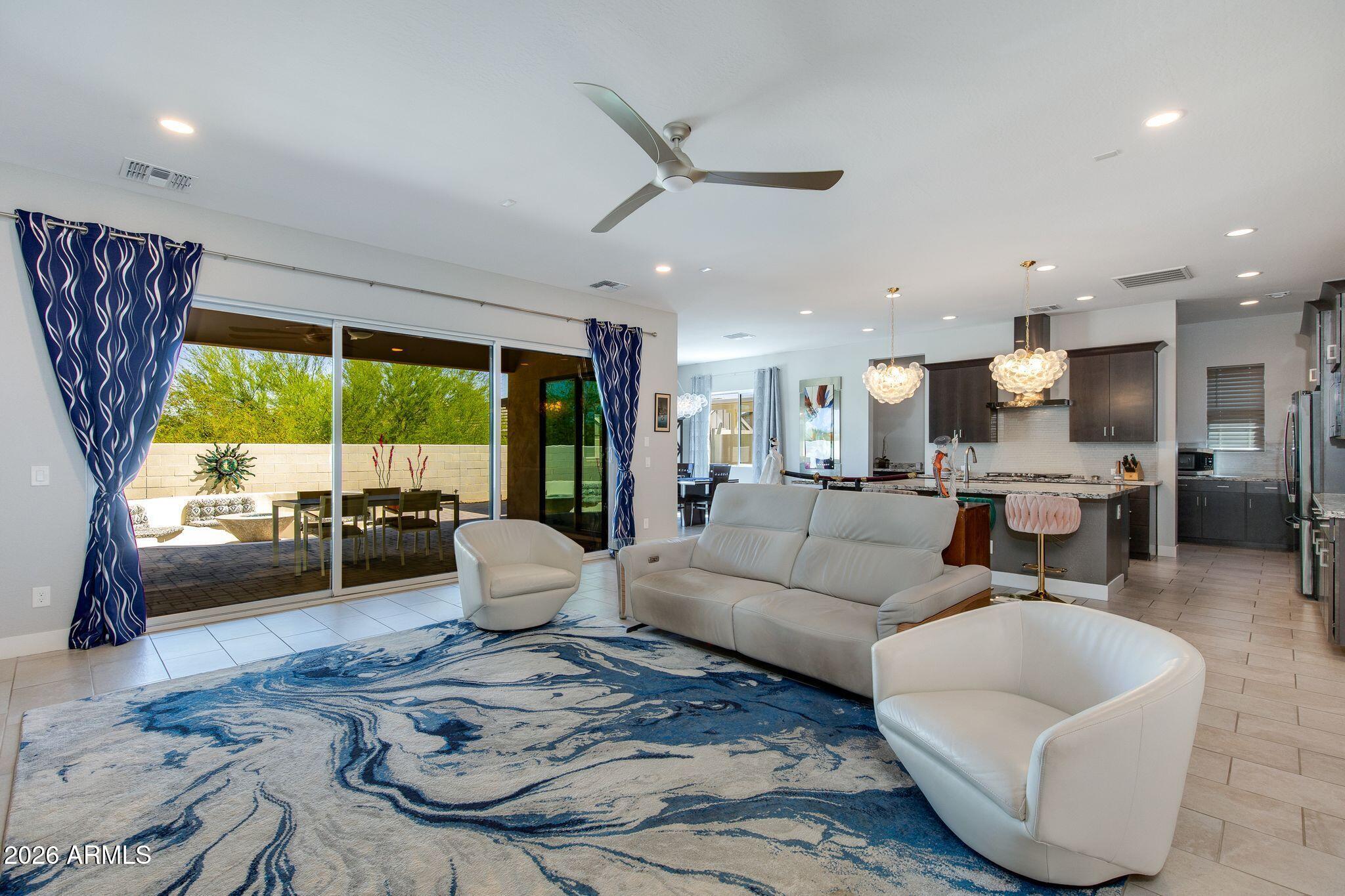 1332 E LA MIRADA Drive