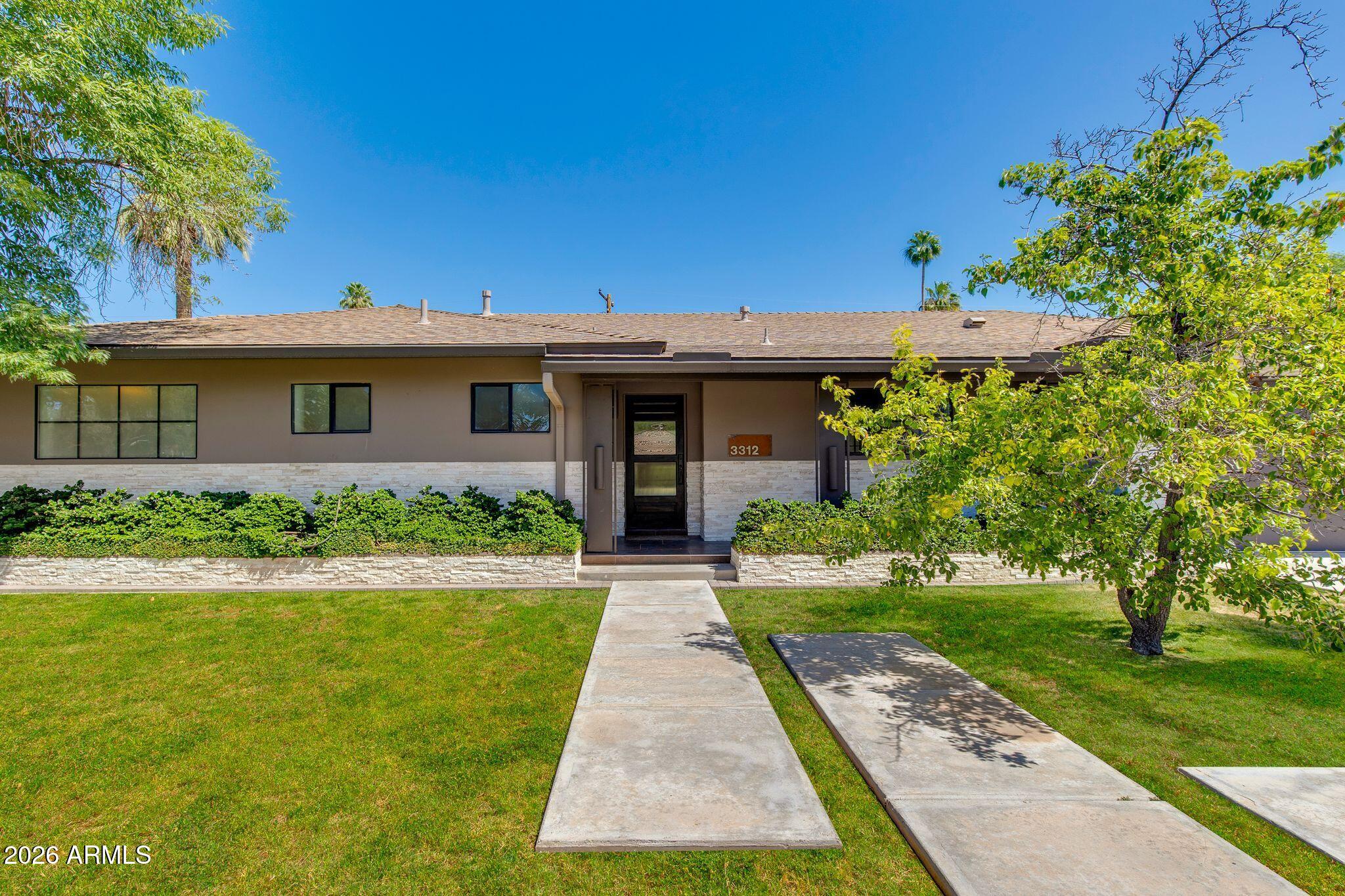3312 E GLENROSA Avenue
