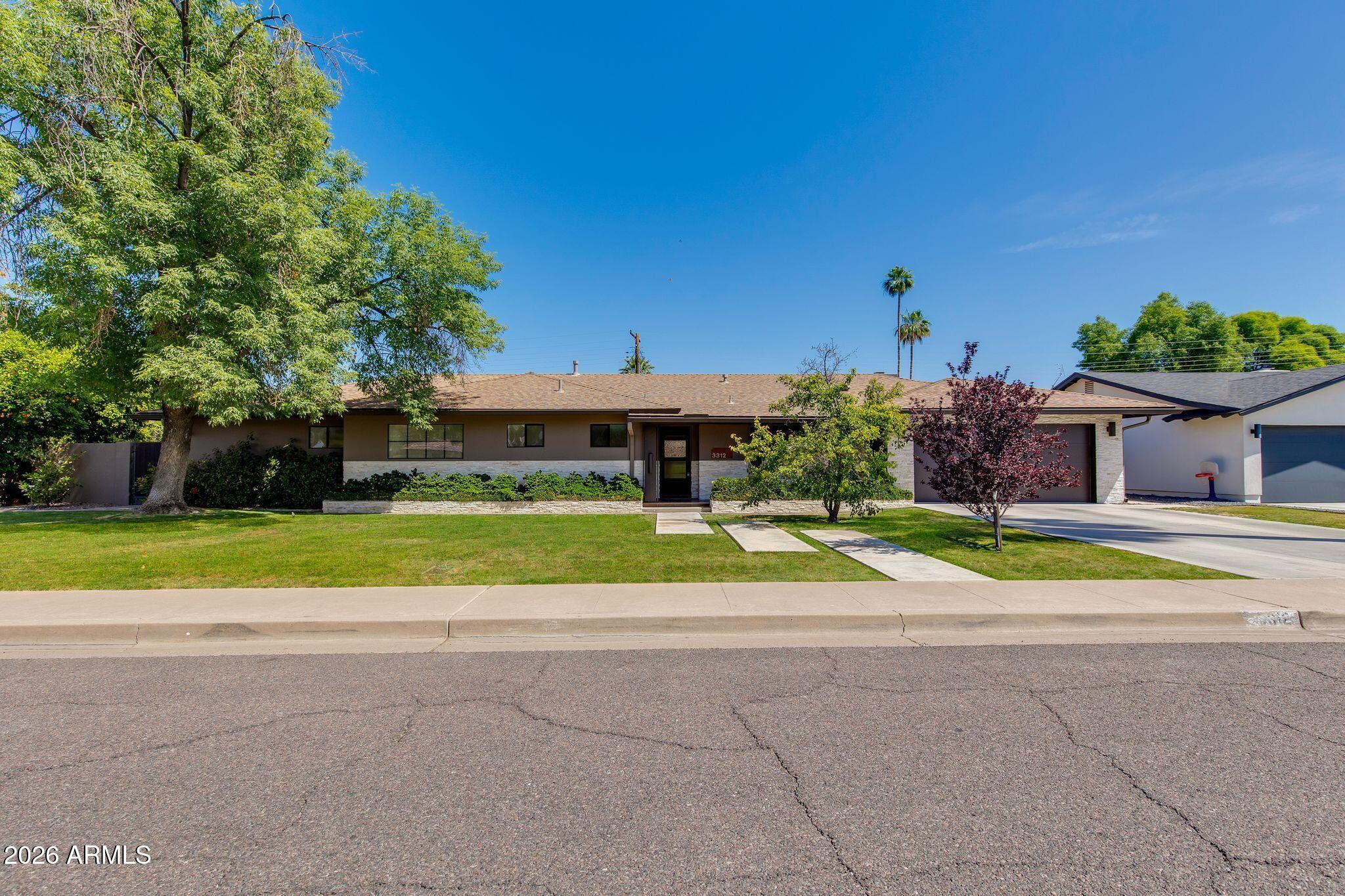 3312 E GLENROSA Avenue