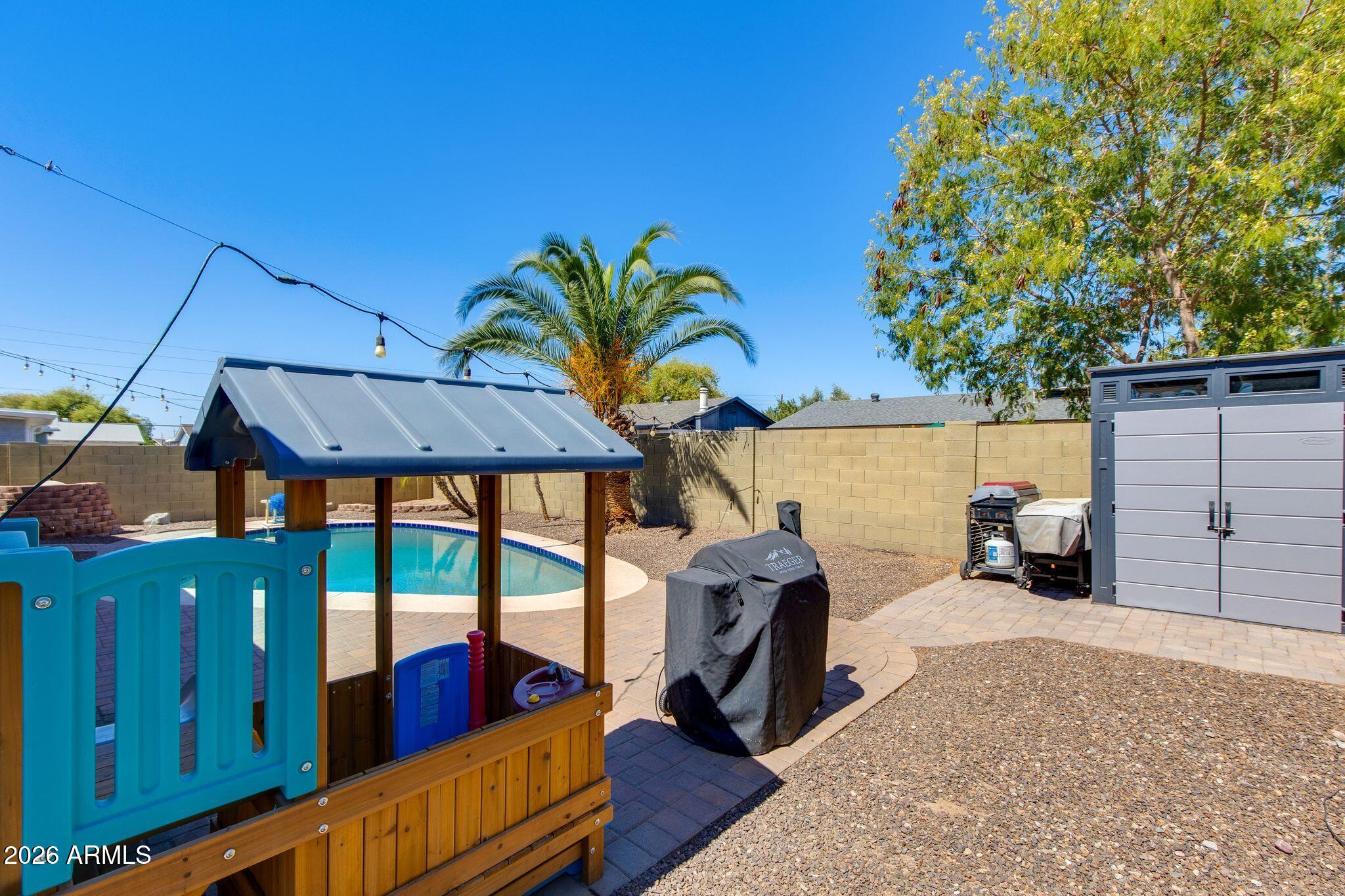 3608 E JANICE Way