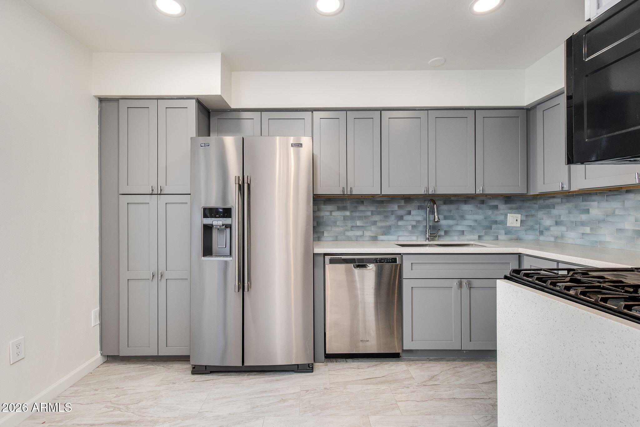 4950 N MILLER Road 116