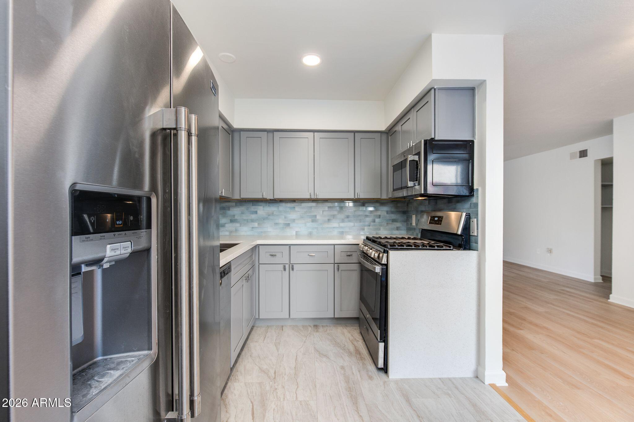 4950 N MILLER Road 116