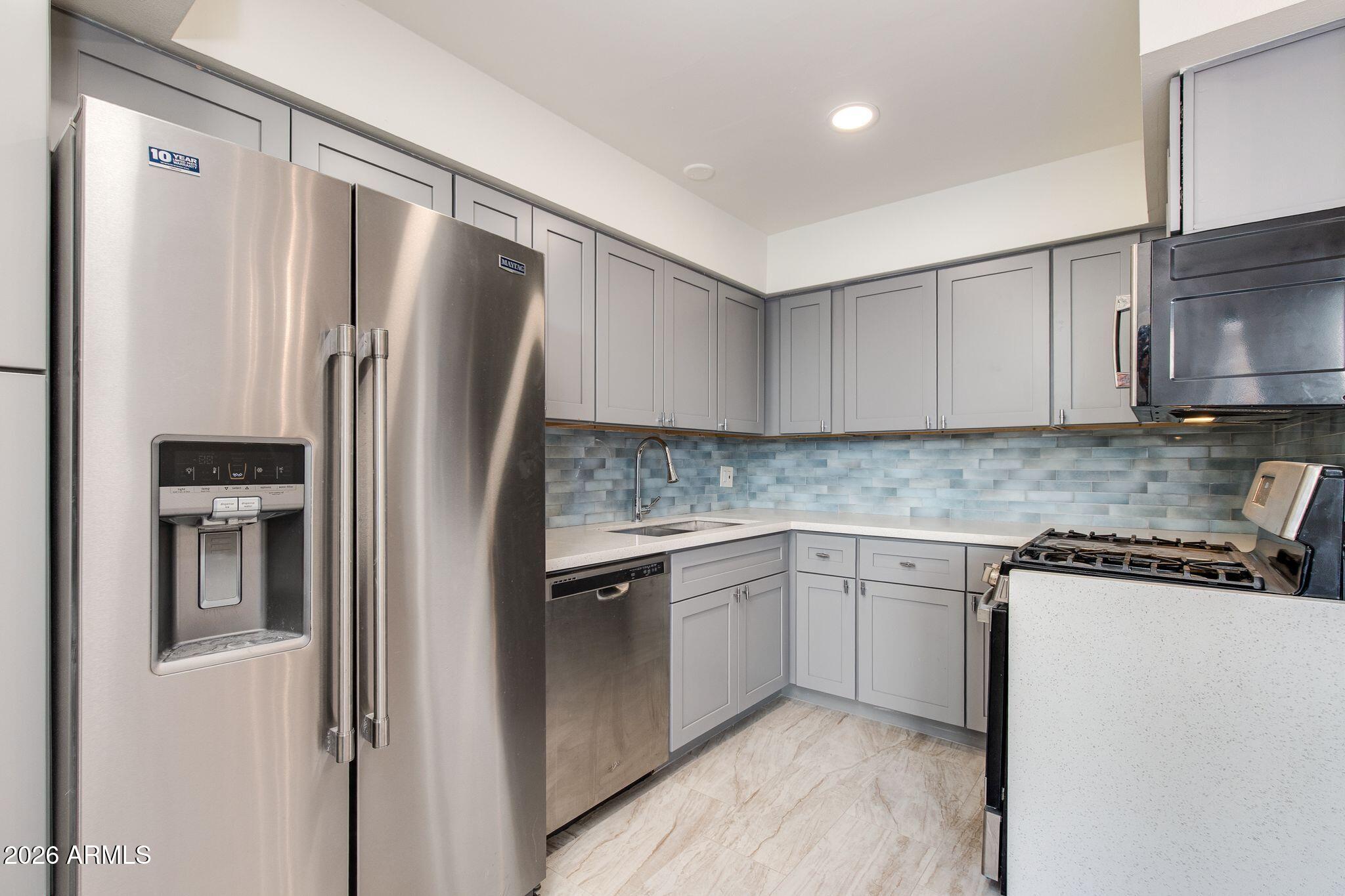 4950 N MILLER Road 116