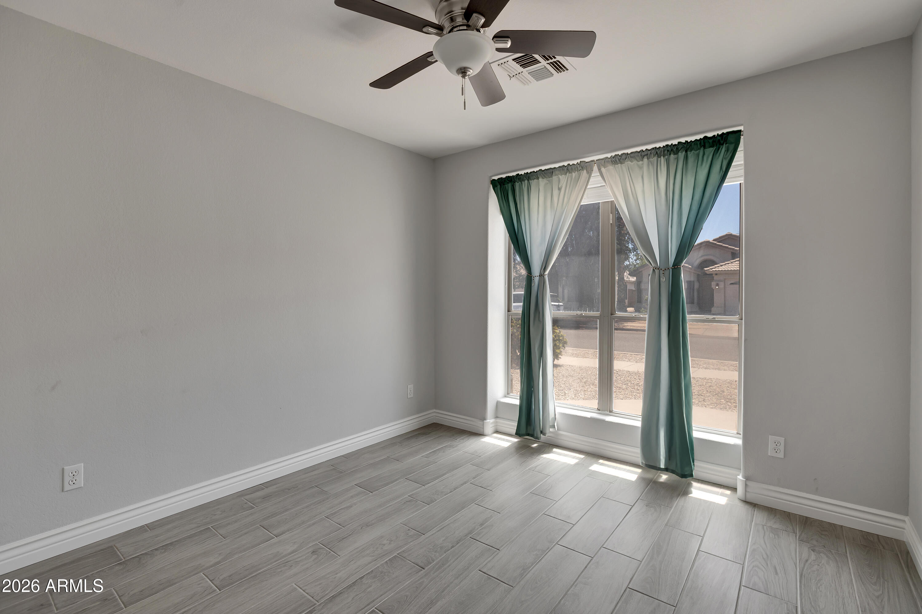 3126 E Captain Dreyfus Avenue