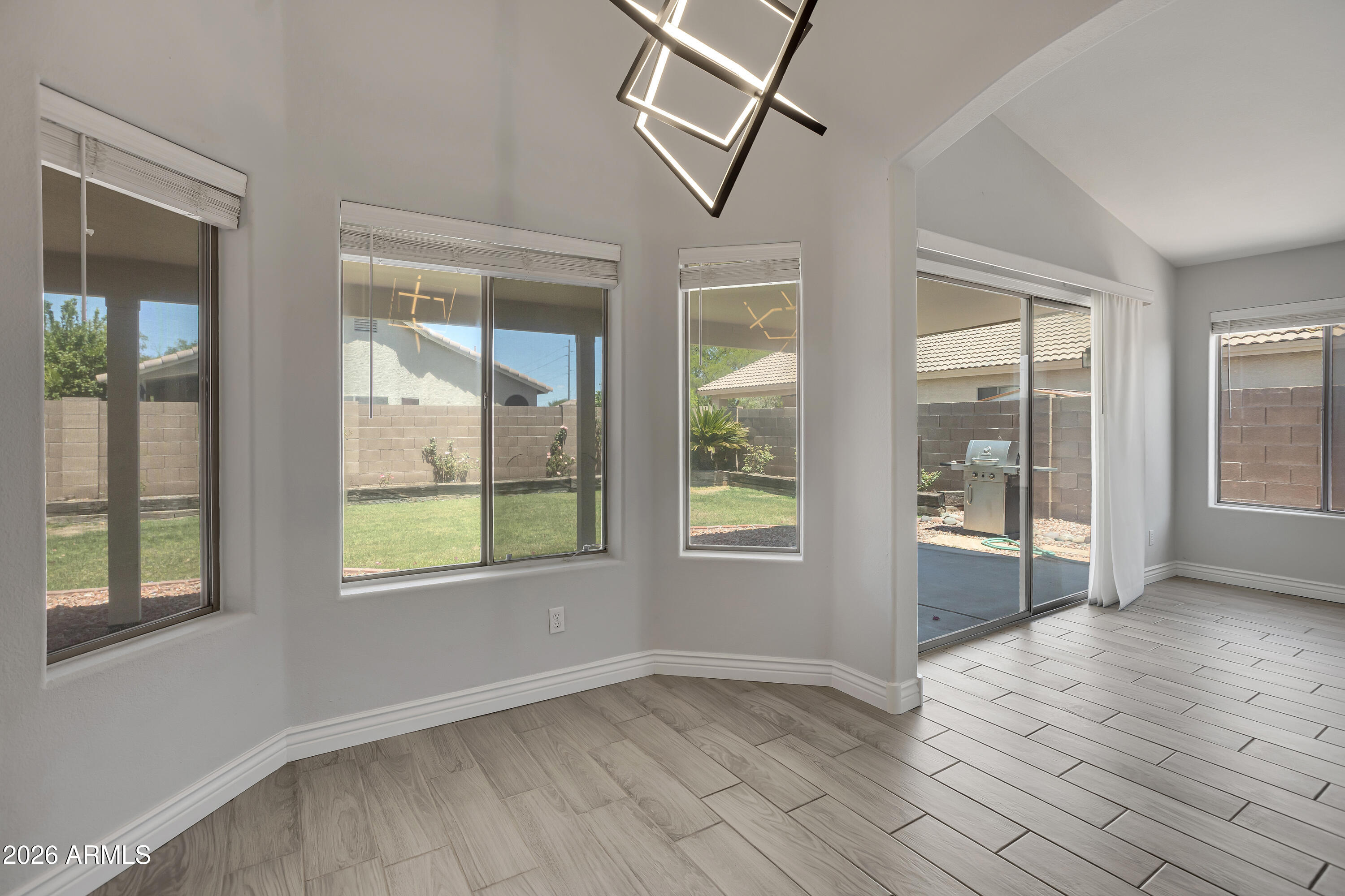 3126 E Captain Dreyfus Avenue