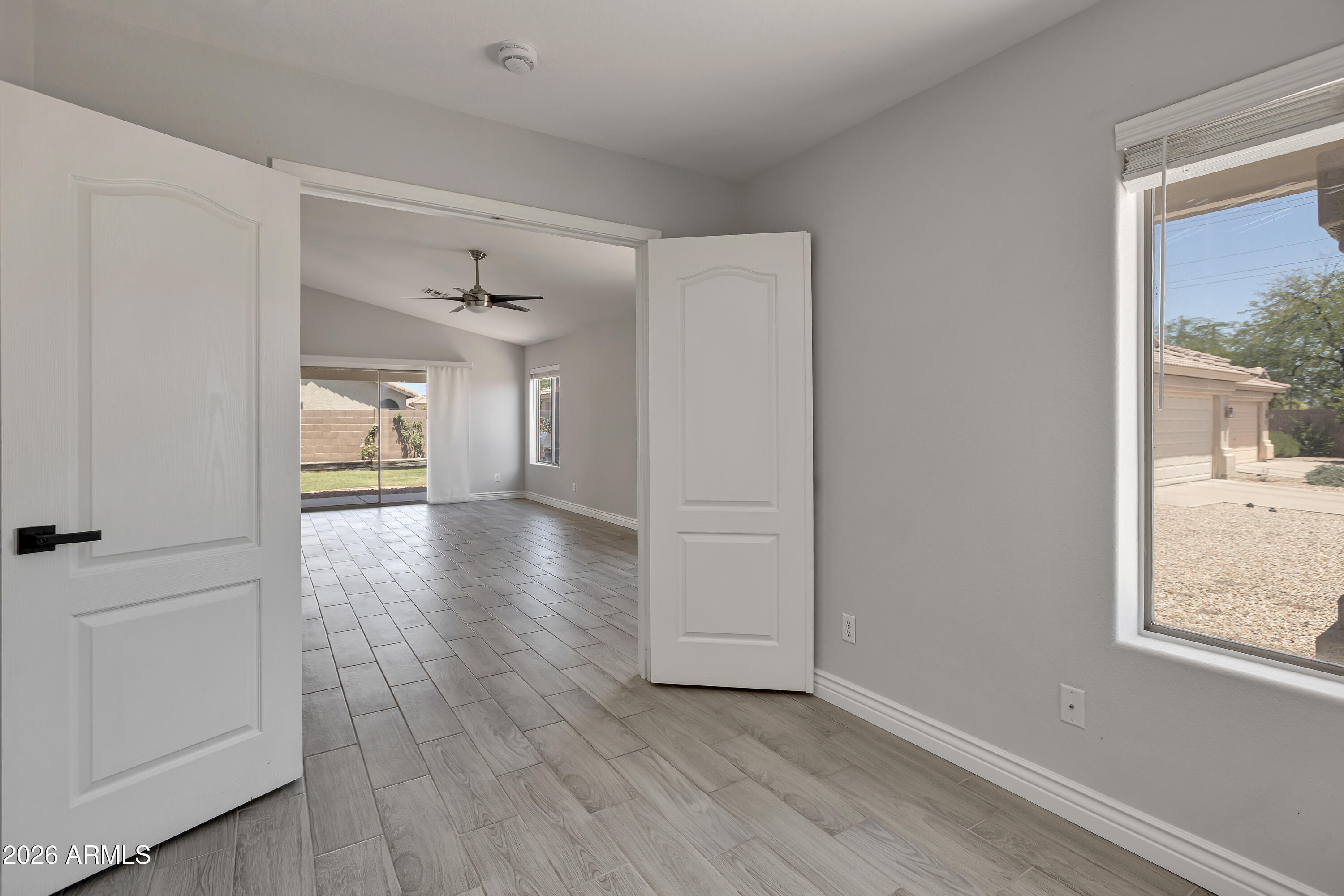 3126 E Captain Dreyfus Avenue