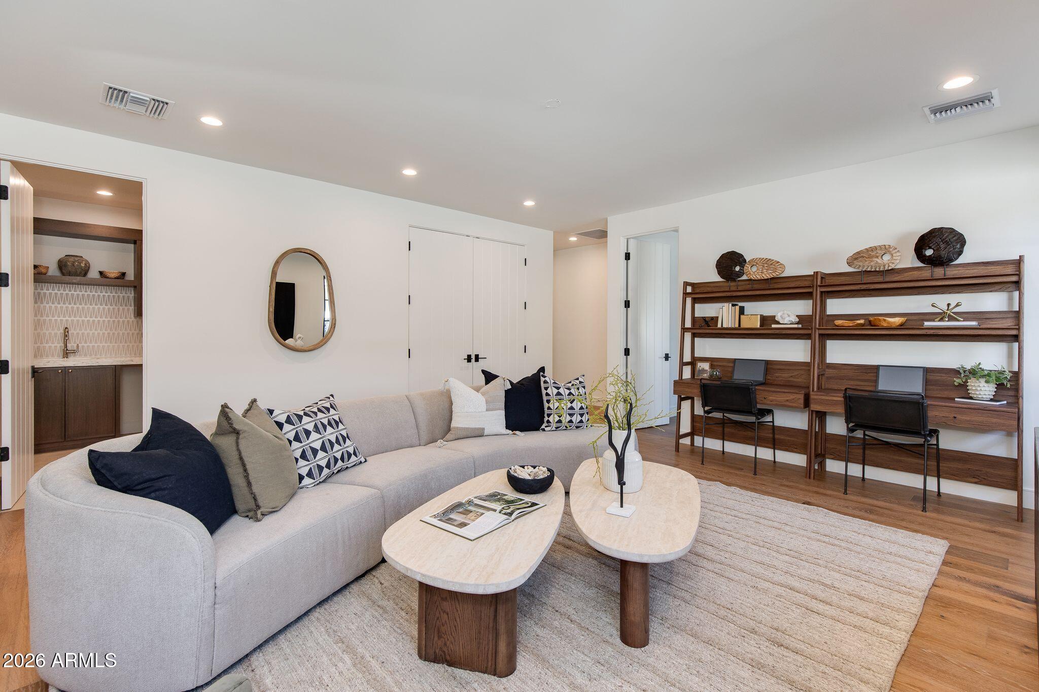 4549 E Calle Ventura