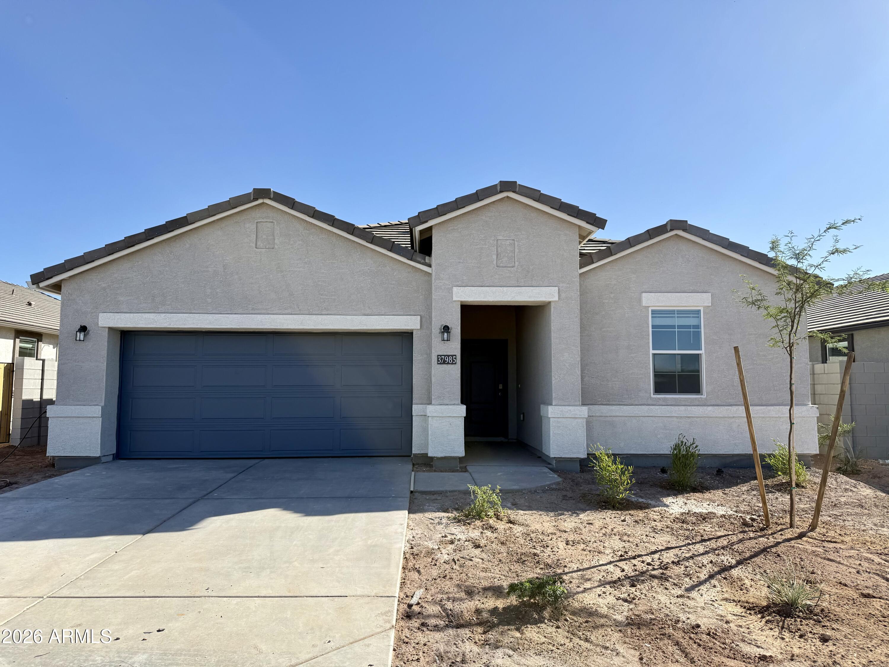 37985 W CAPRI Avenue