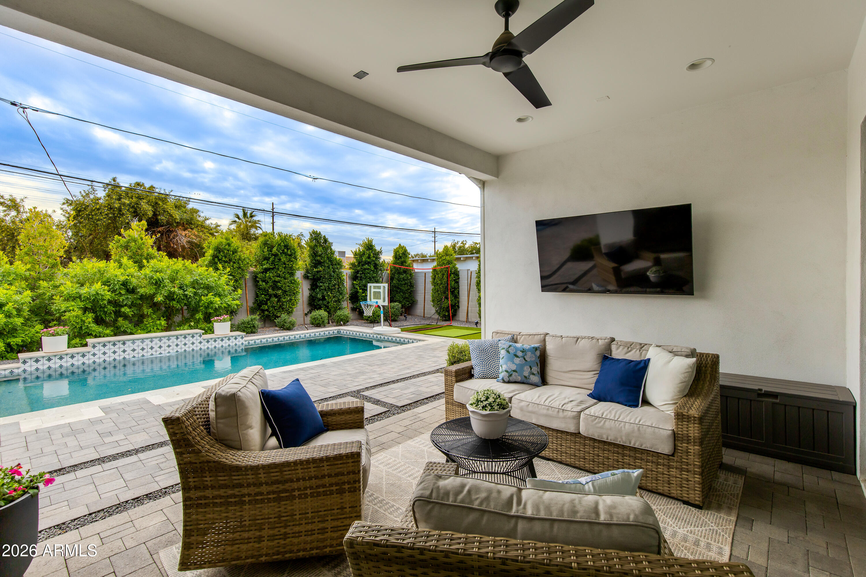5513 E VERDE Lane