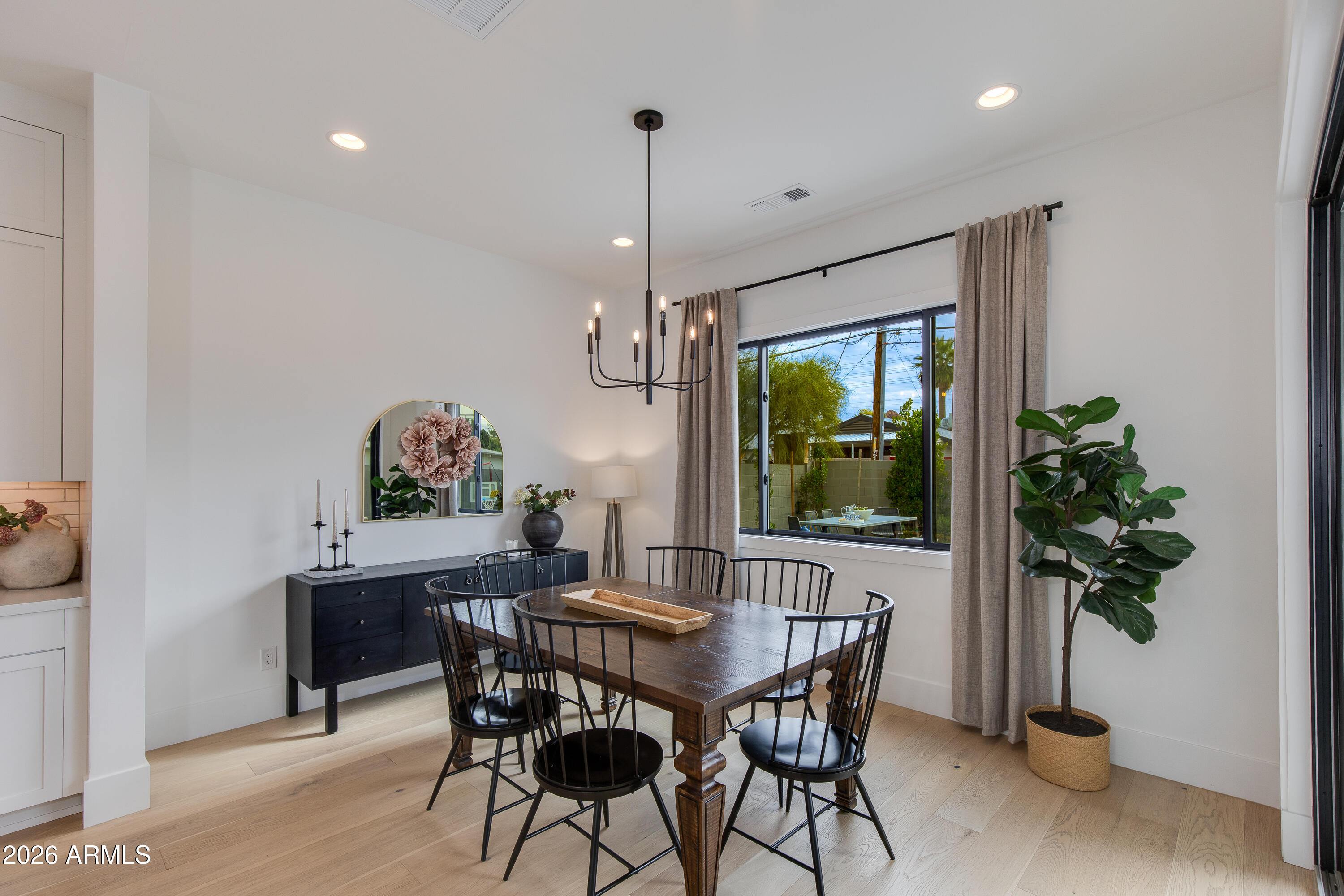 5513 E VERDE Lane