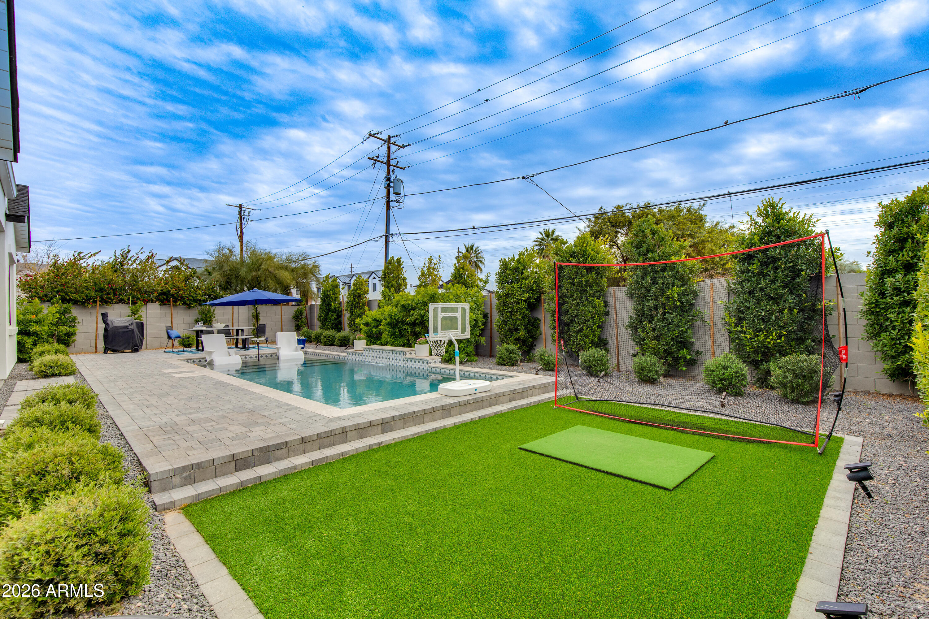 5513 E VERDE Lane