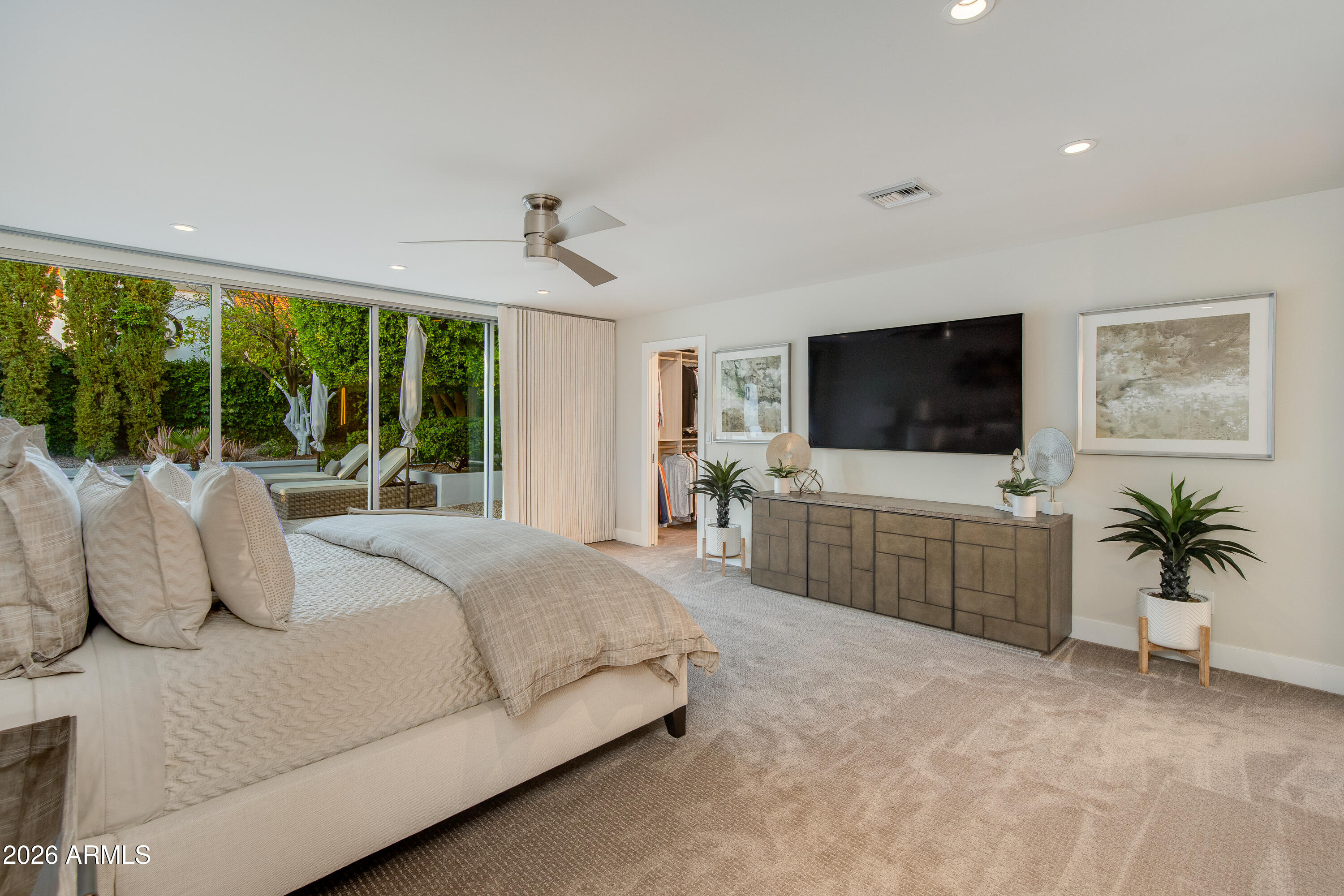 3160 E STELLA Lane