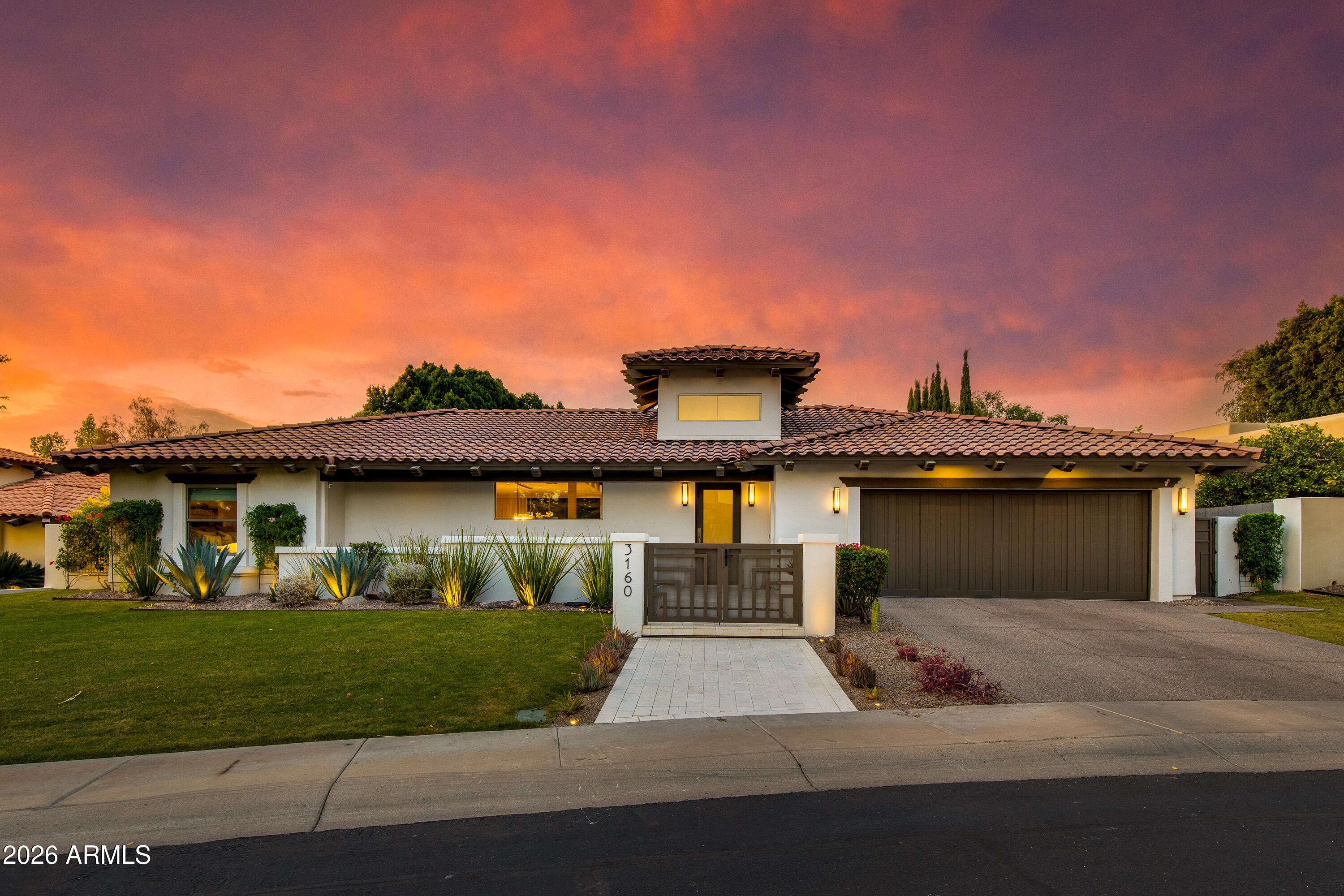 3160 E STELLA Lane