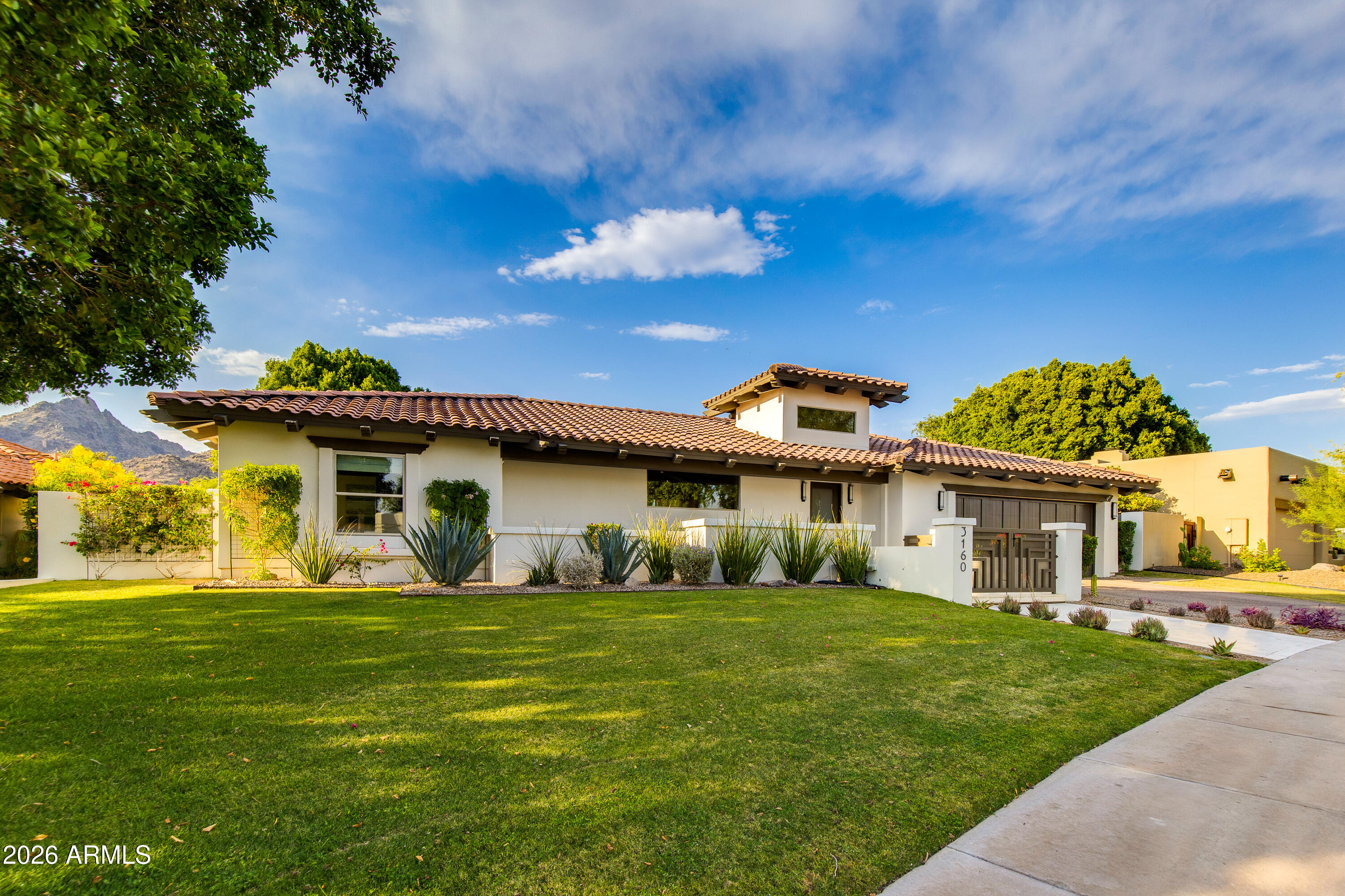 3160 E STELLA Lane