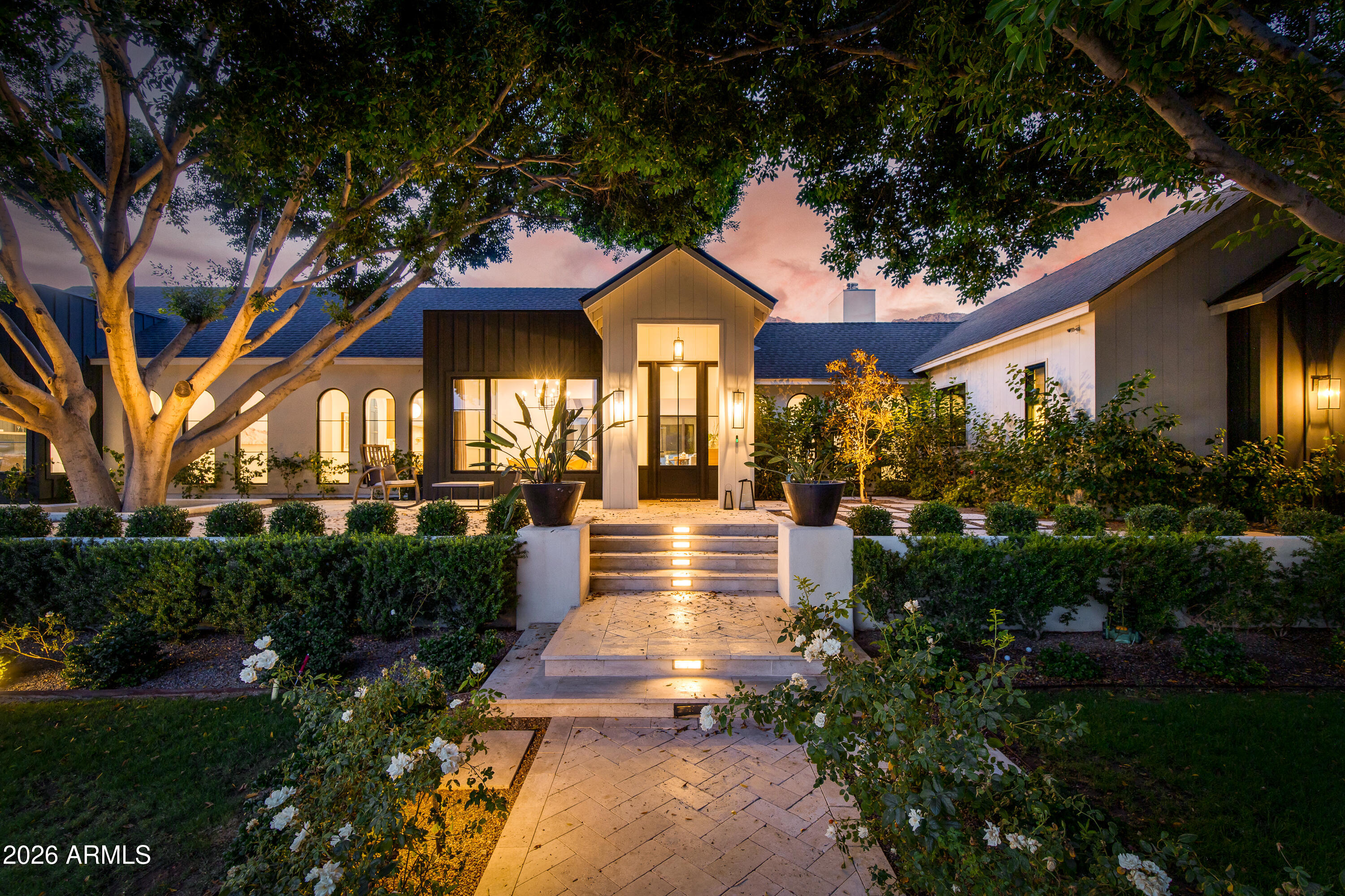 5502 E MARIPOSA Street