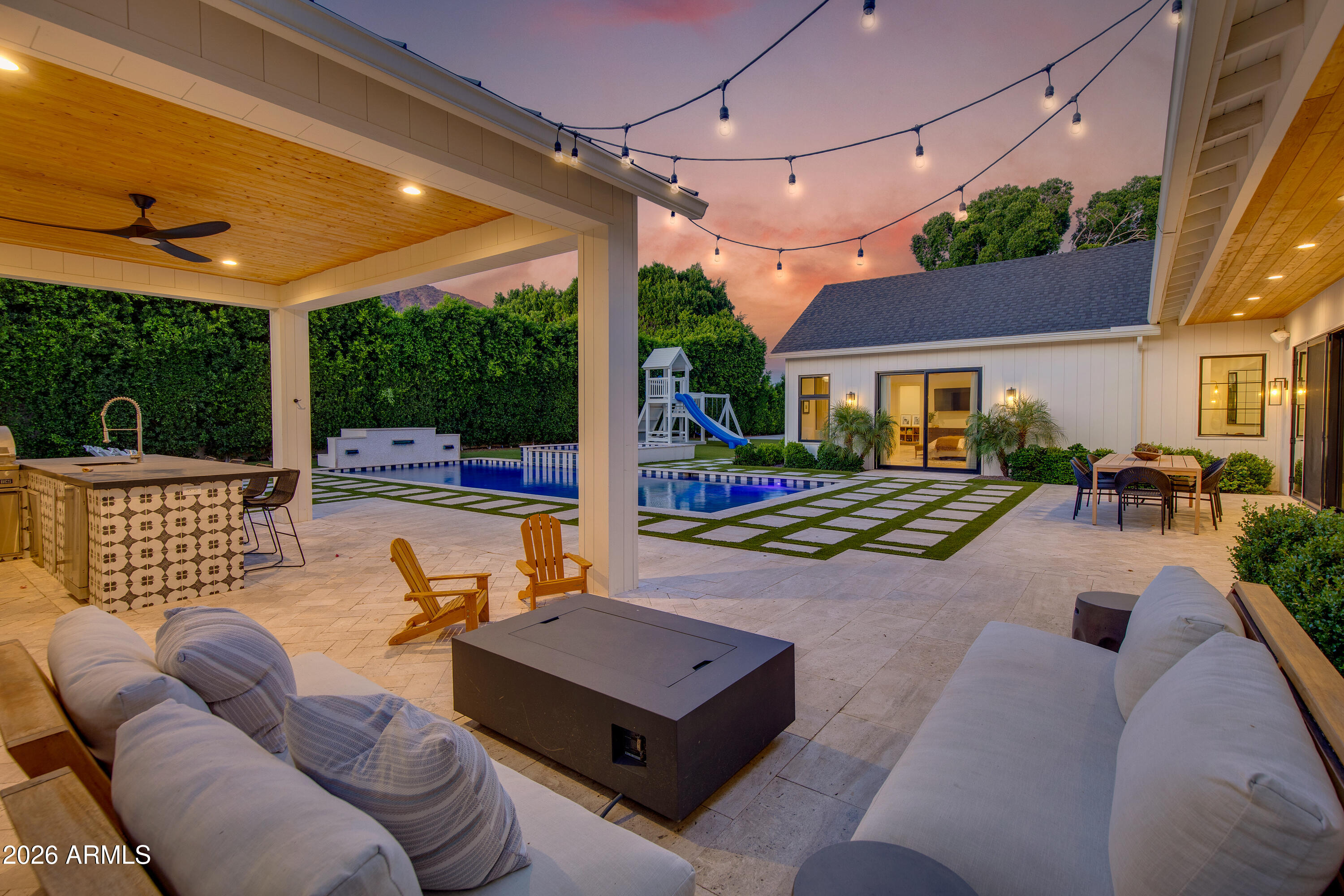 5502 E MARIPOSA Street