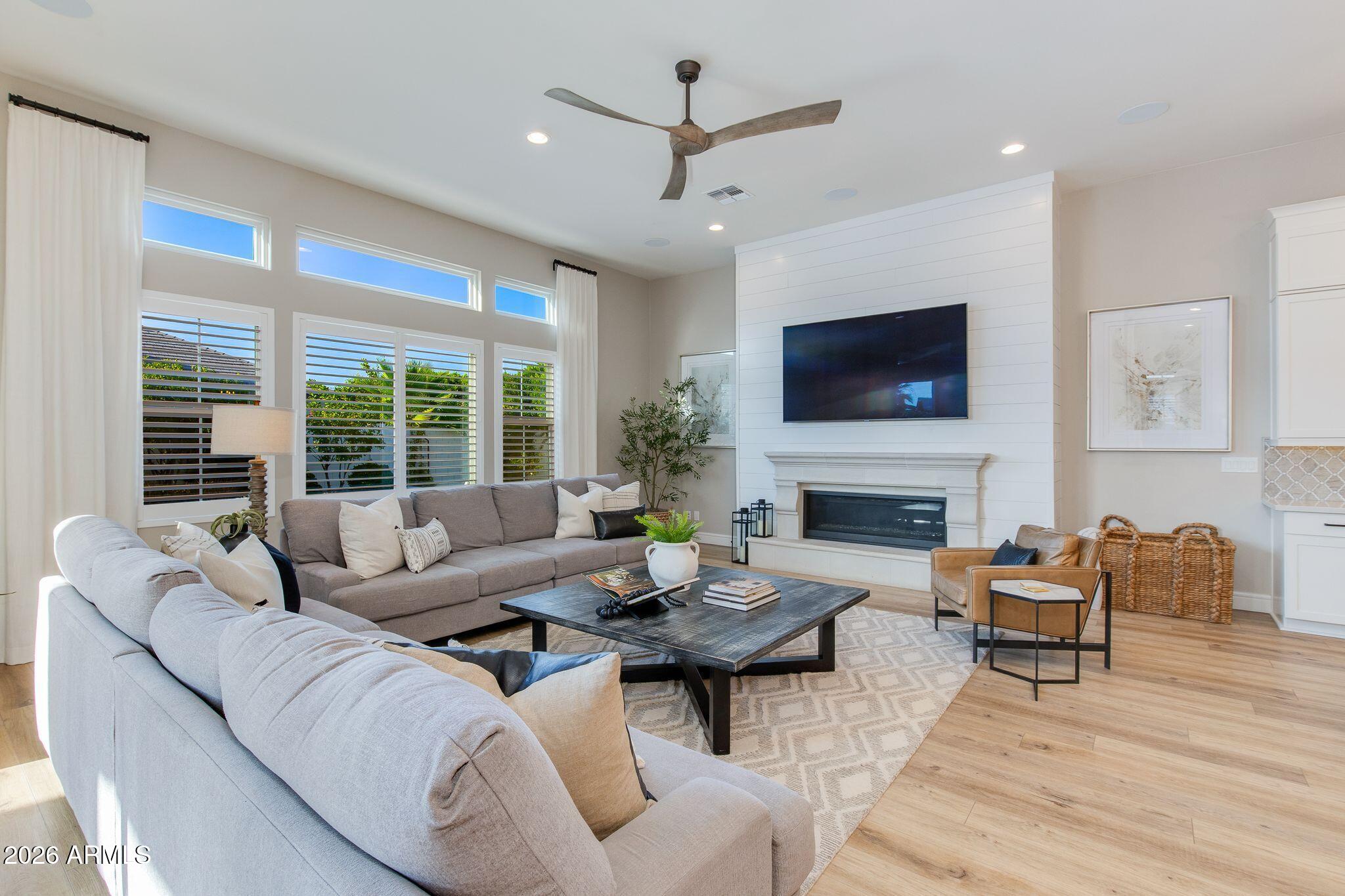 2766 E BONANZA Court