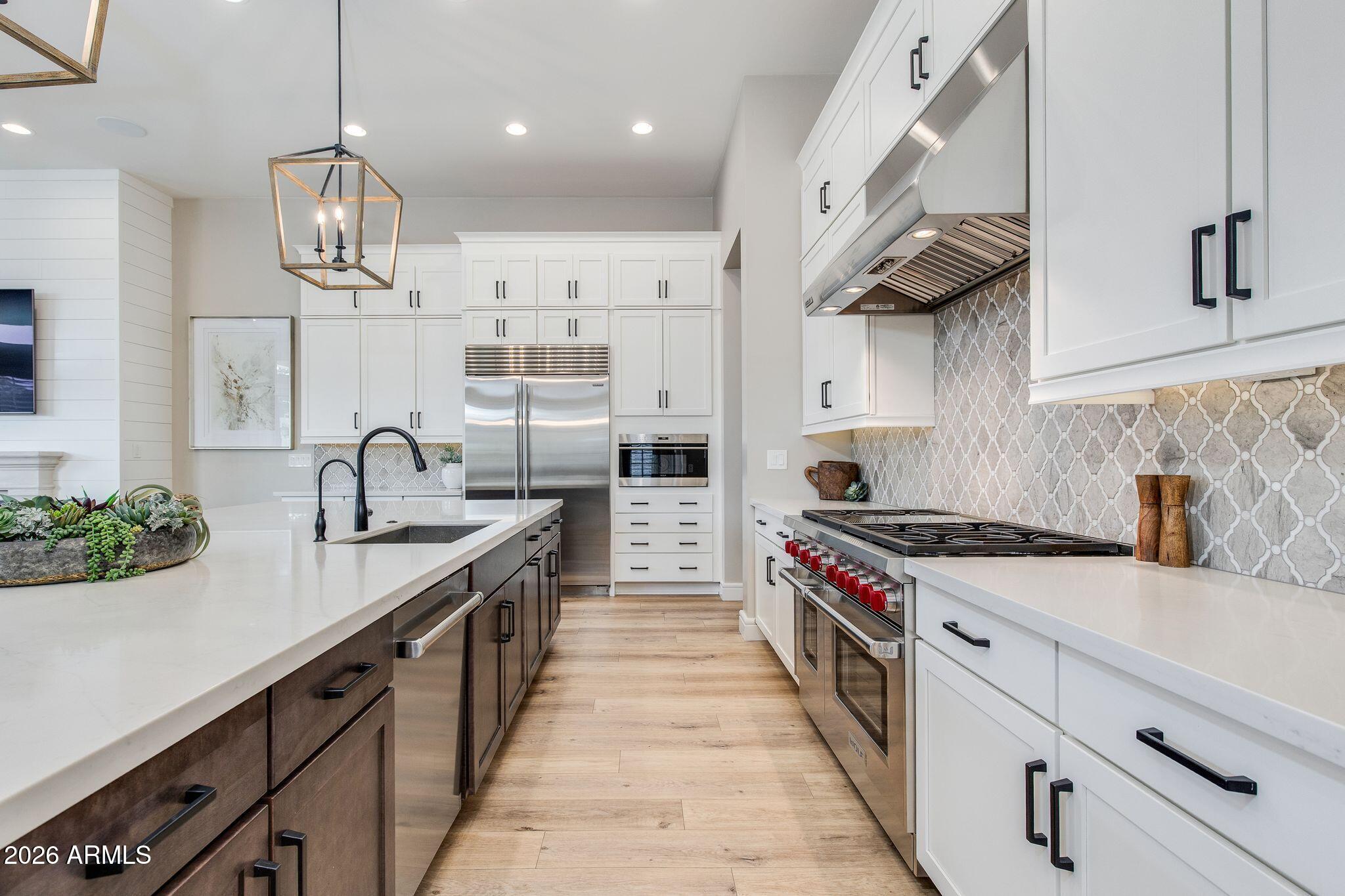 2766 E BONANZA Court