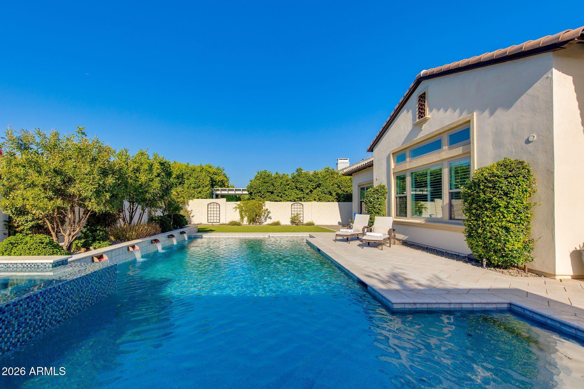 2766 E BONANZA Court