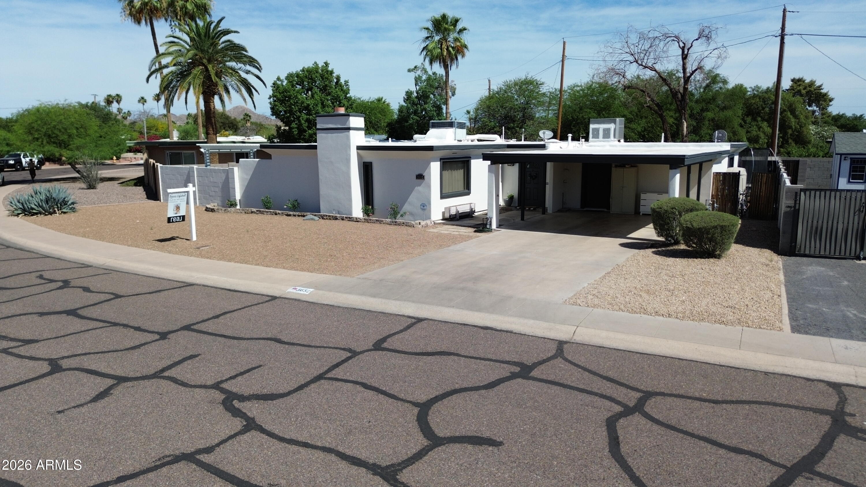 3632 E SUNNYSIDE Drive